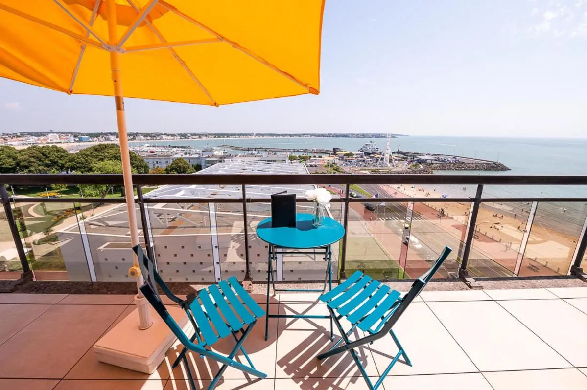 Balcony/Terrace in Best Western Hôtel Royan Océan