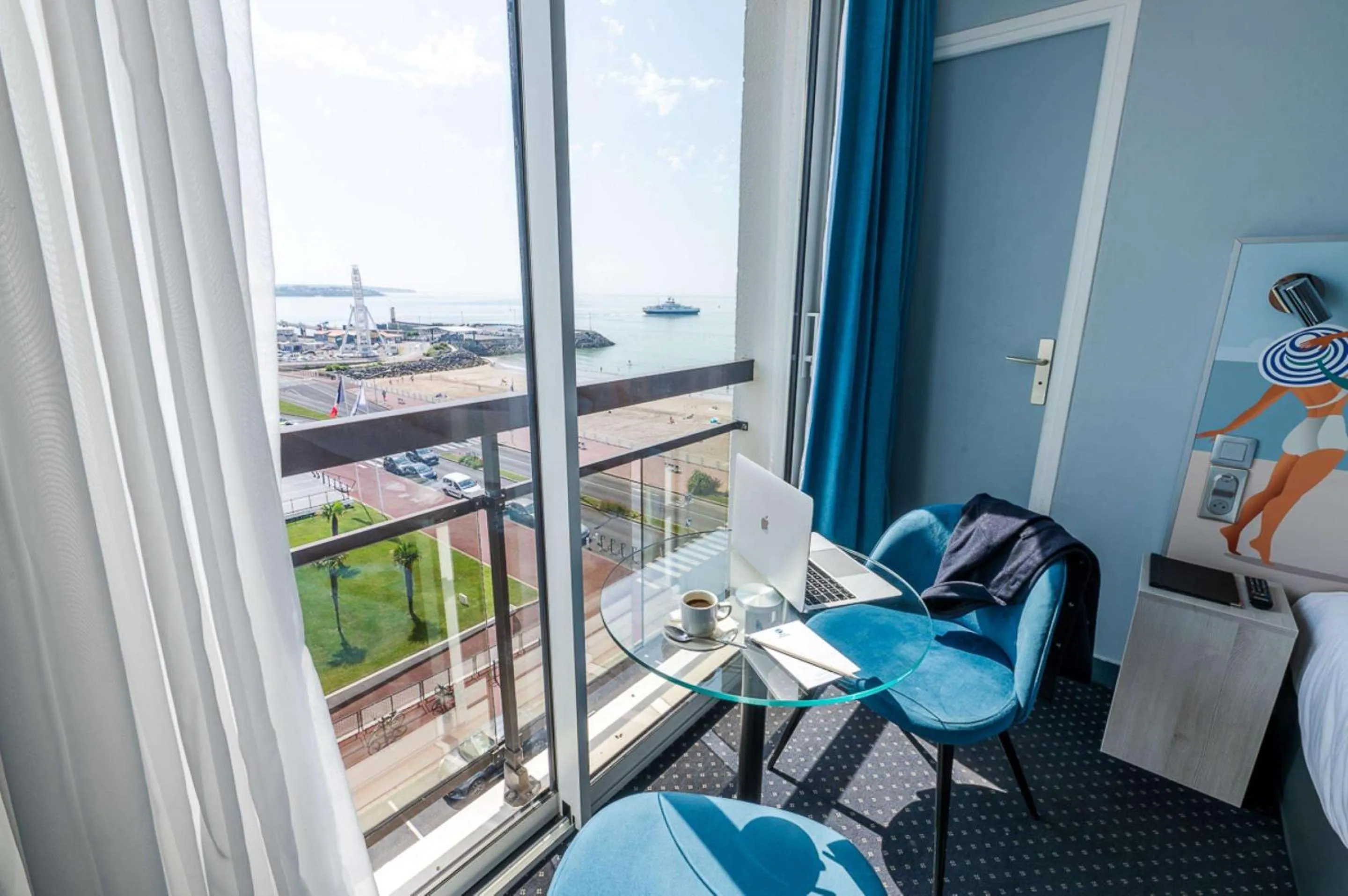 Bedroom in Best Western Hôtel Royan Océan