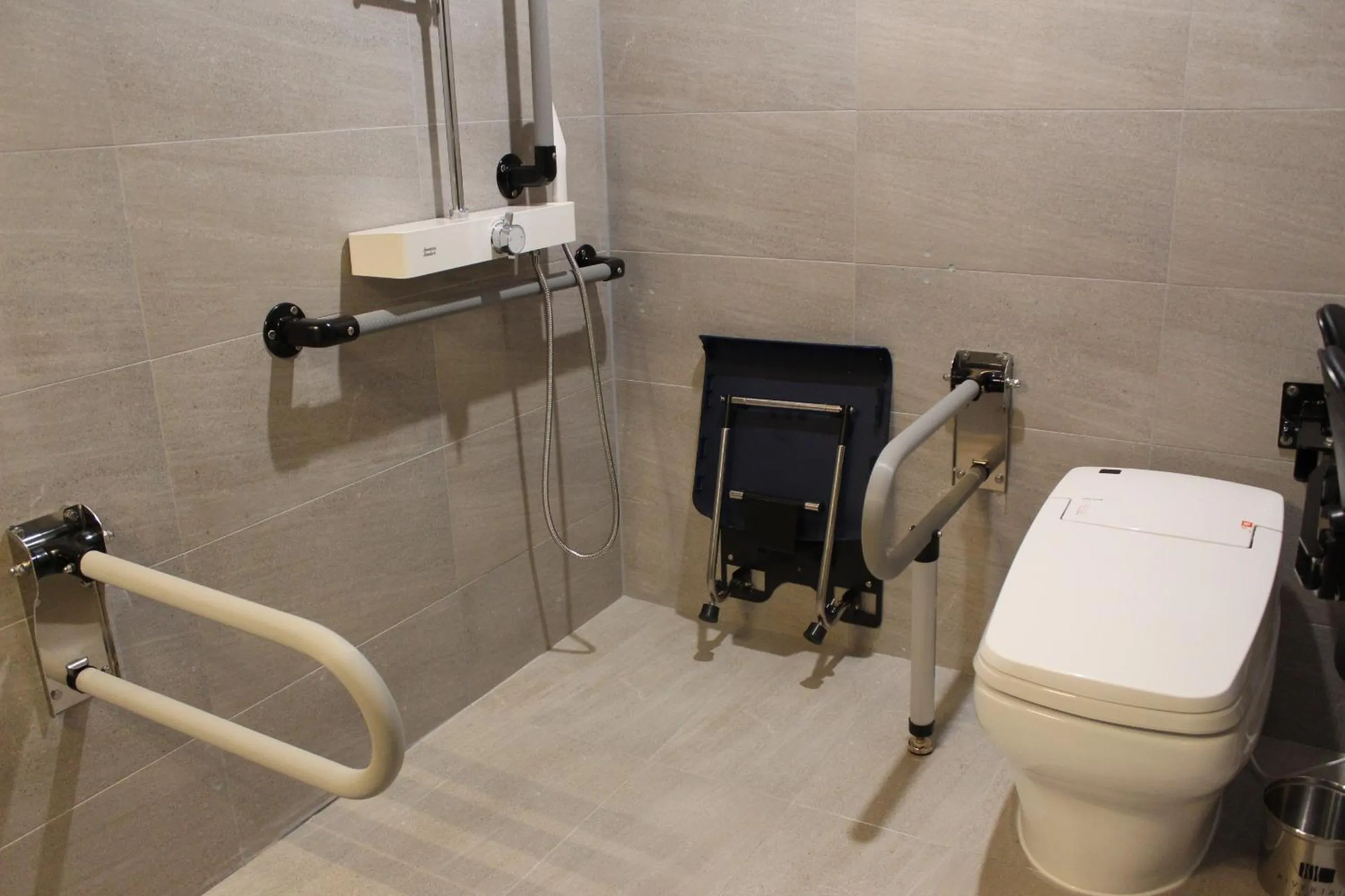 Toilet in Rivertain Hotel Gyeongju