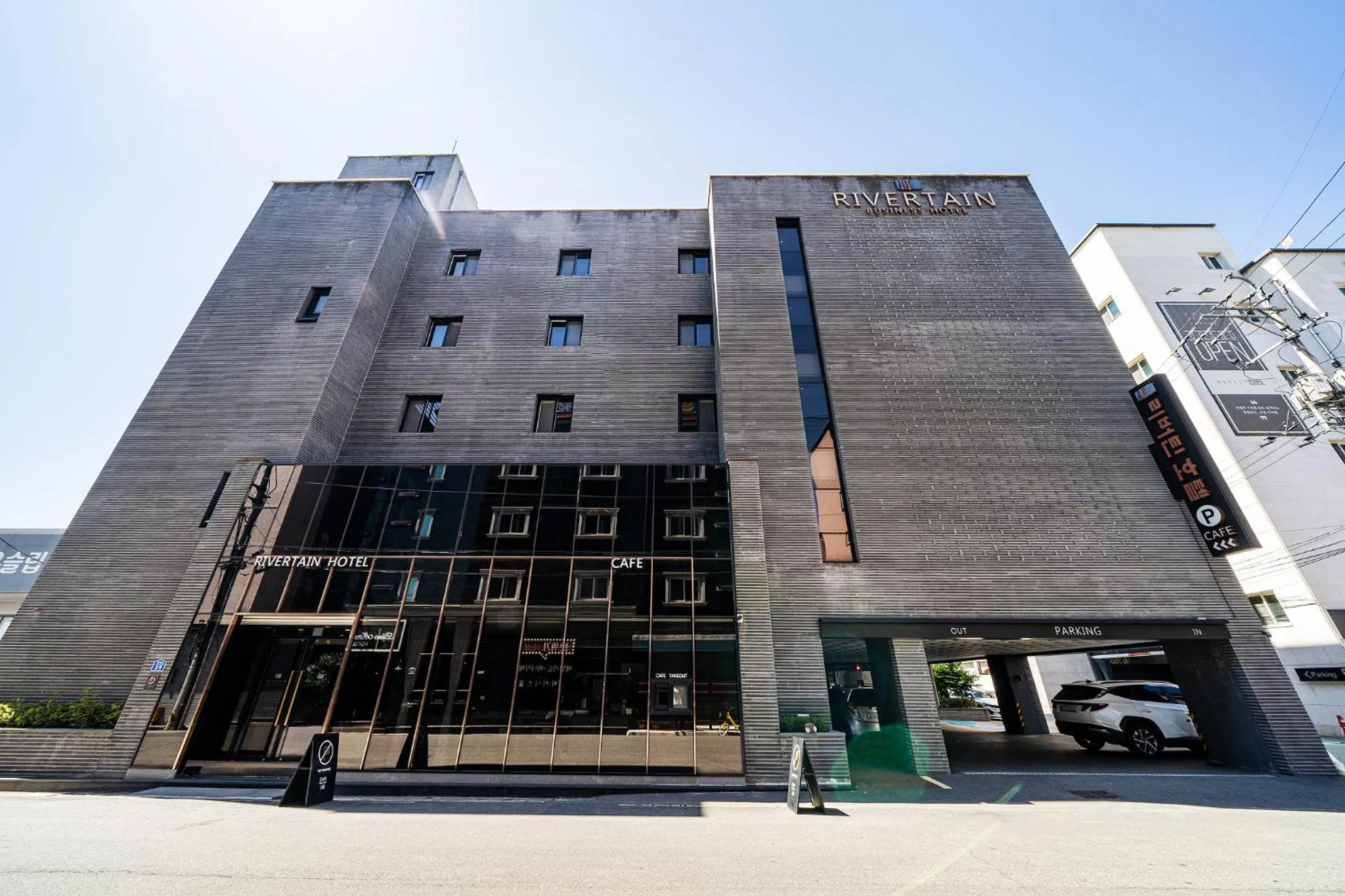 Property building in Rivertain Hotel Gyeongju