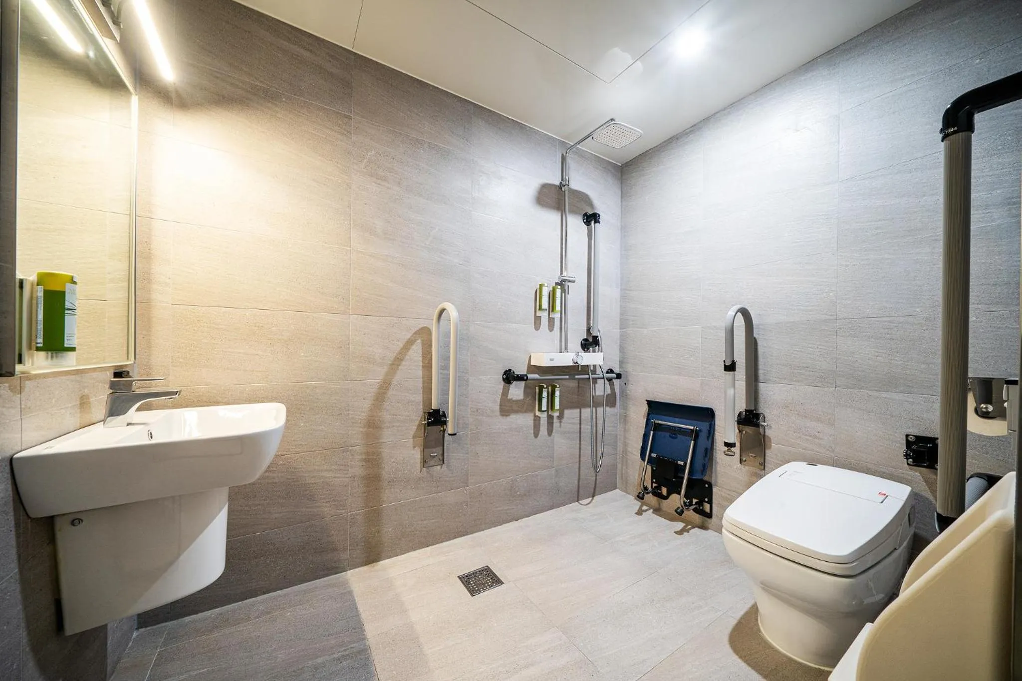 Shower in Rivertain Hotel Gyeongju