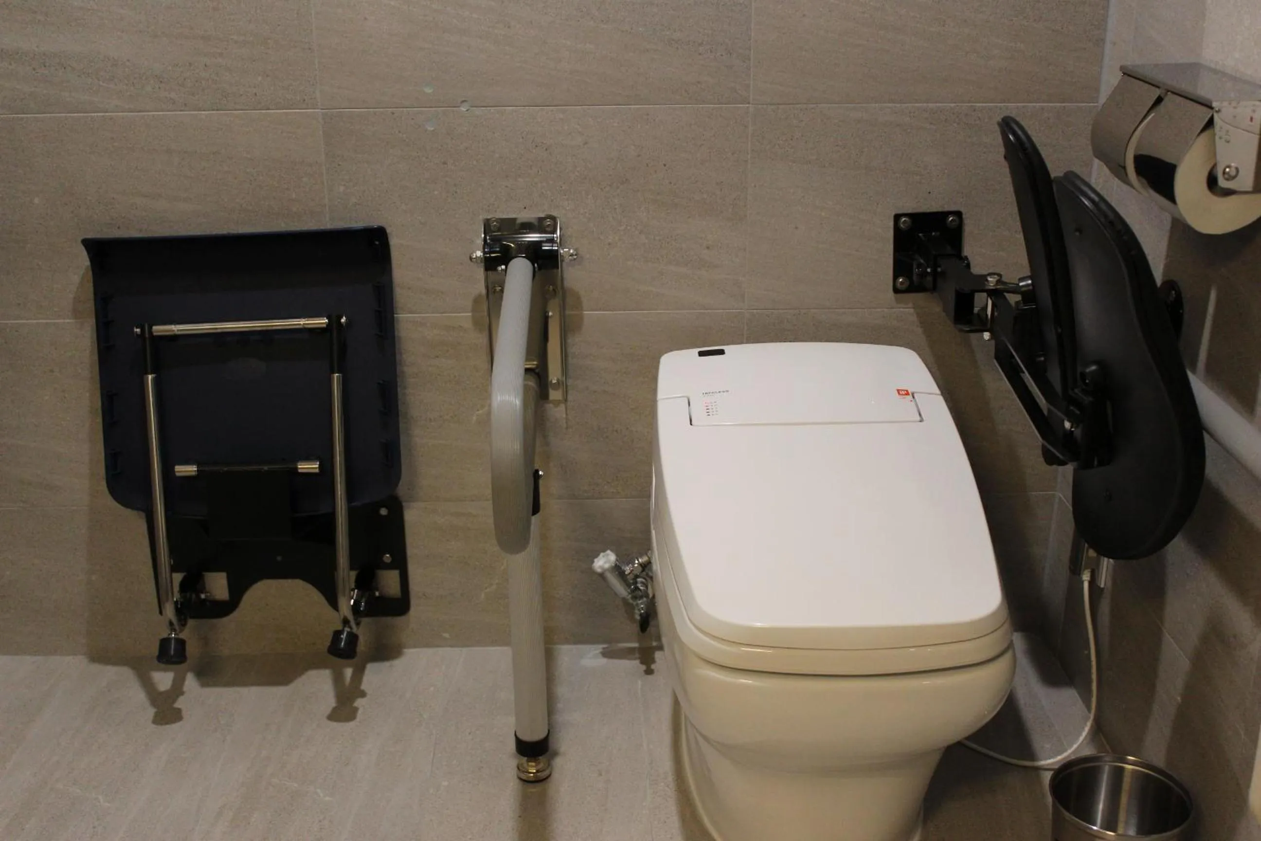 Toilet in Rivertain Hotel Gyeongju