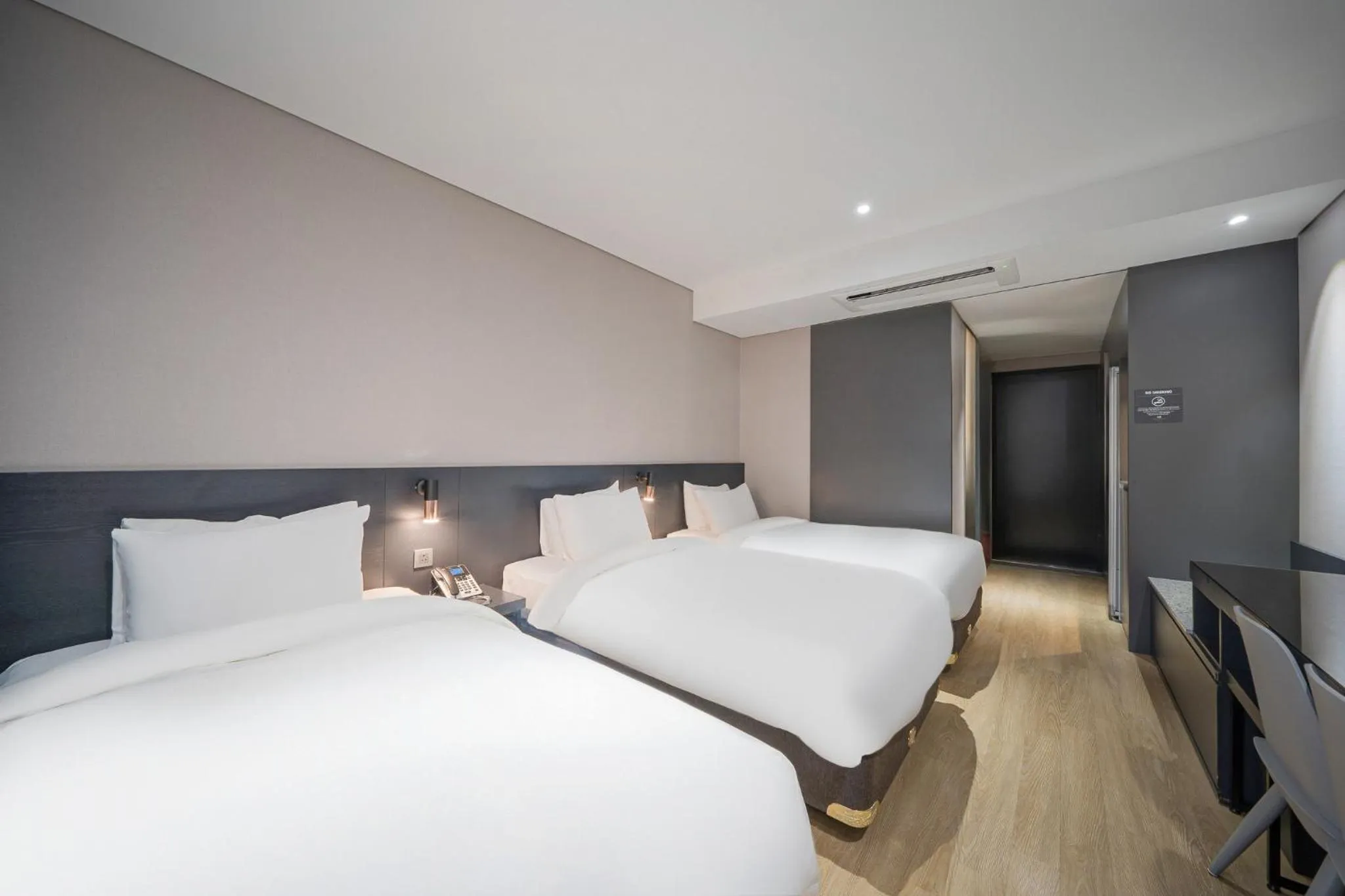 Bed in Rivertain Hotel Gyeongju