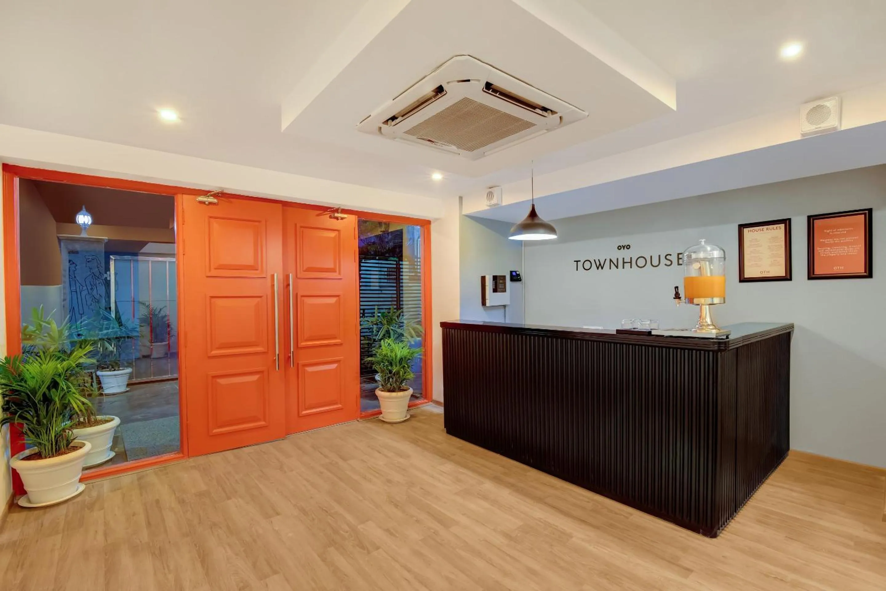 Lobby or reception in Townhouse Infinity stays