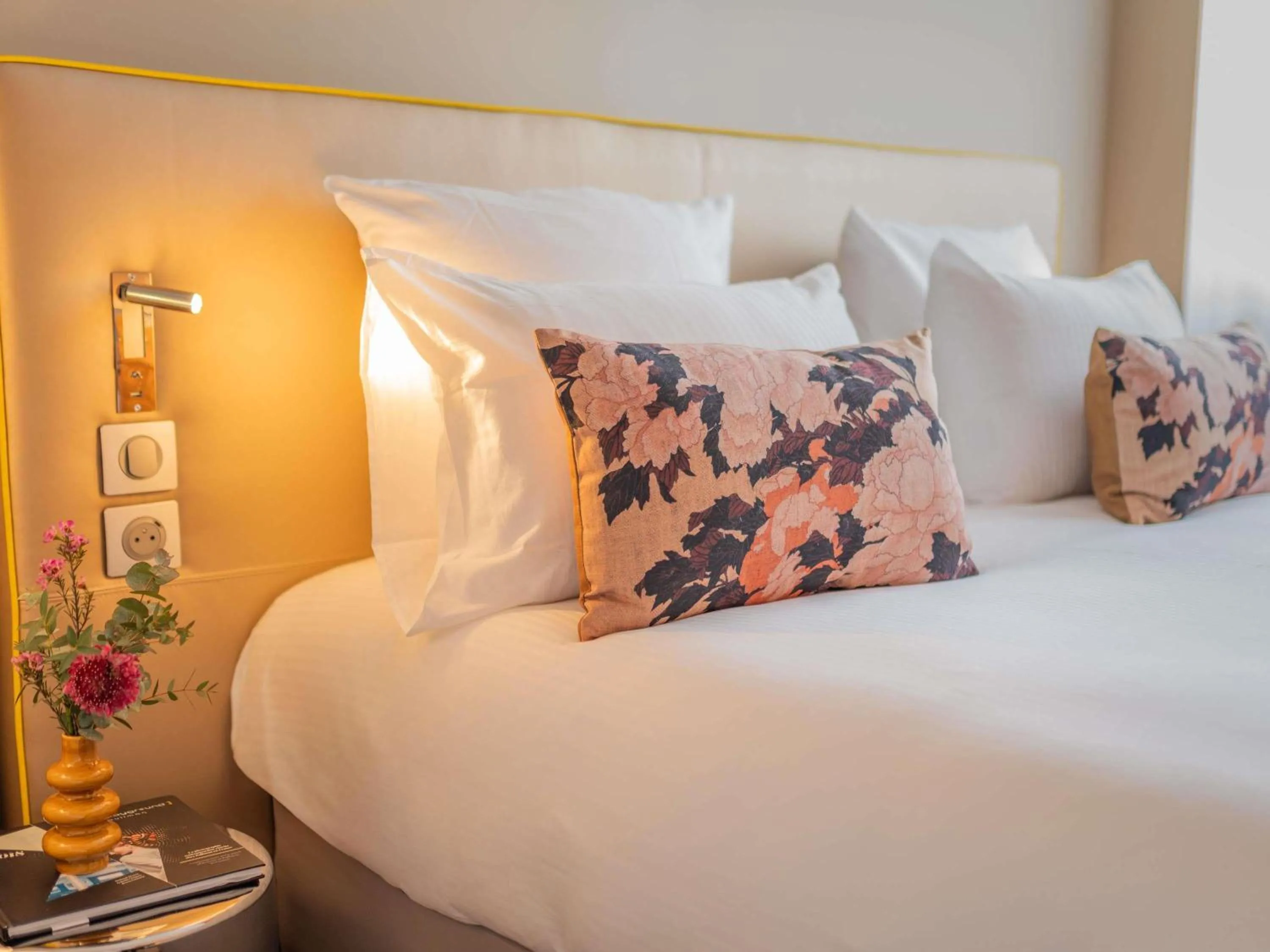 Property building, Bed in Pullman Toulouse