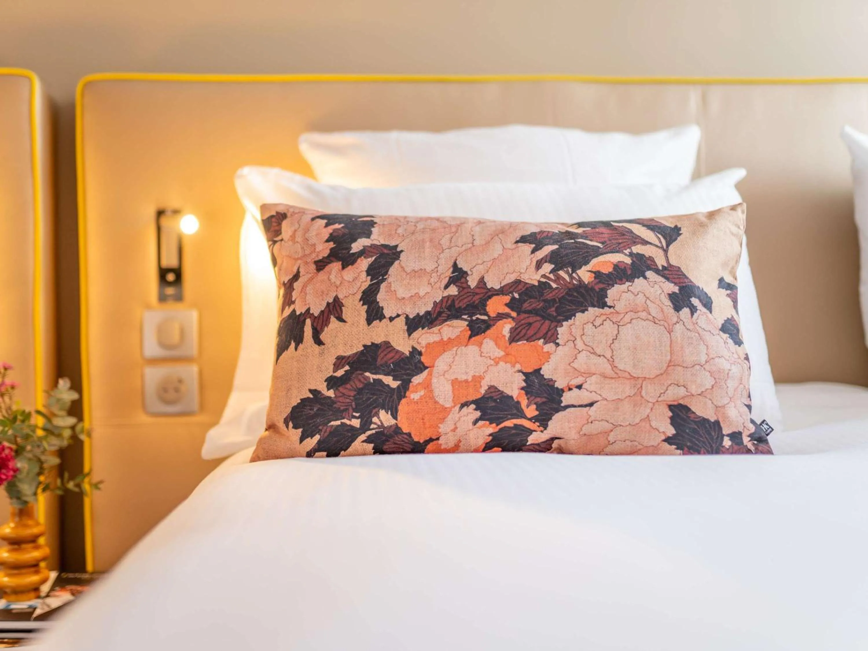 Superior Room with Queen Bed in Pullman Toulouse Airport