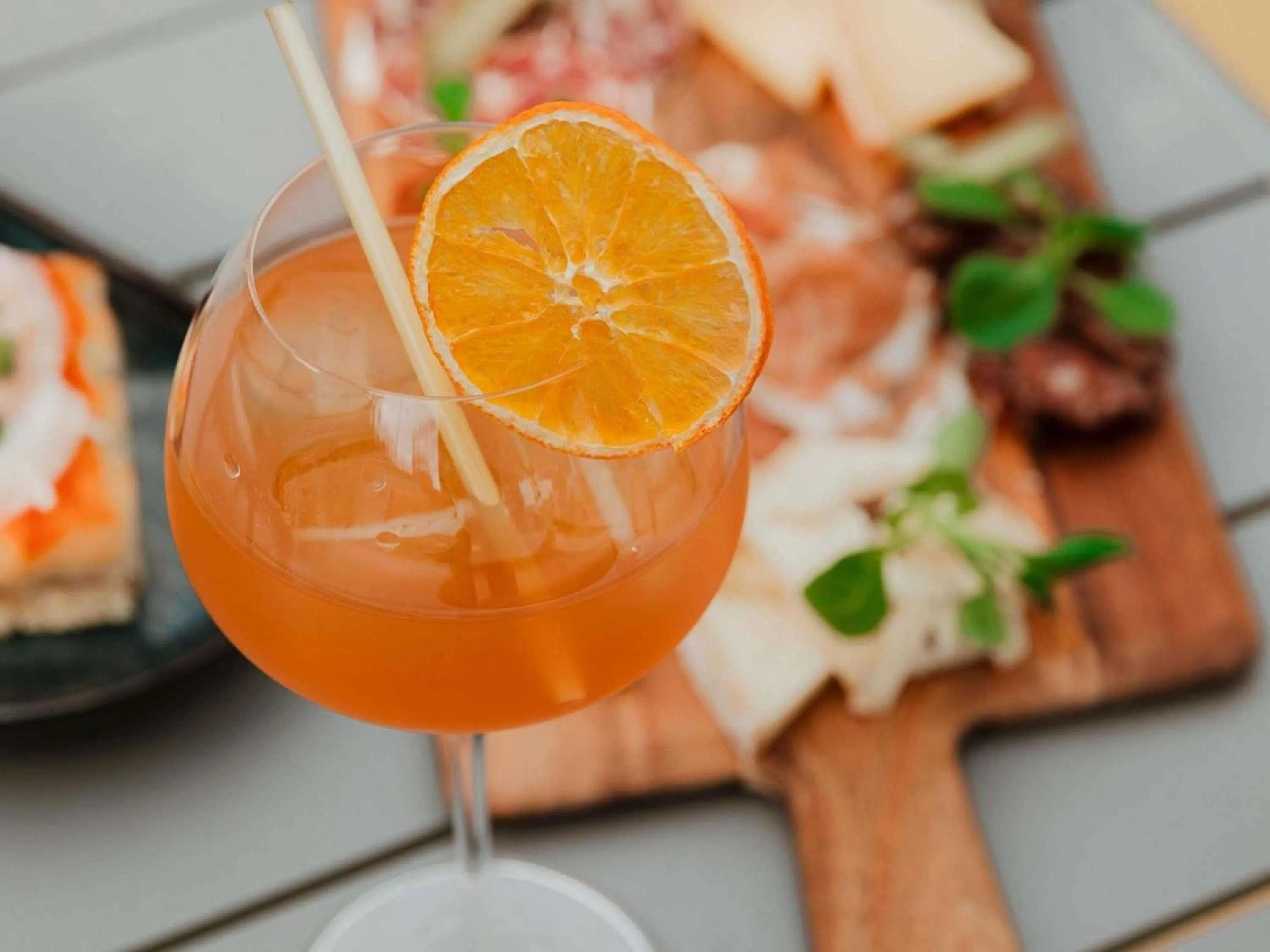 Lounge or bar in Pullman Toulouse