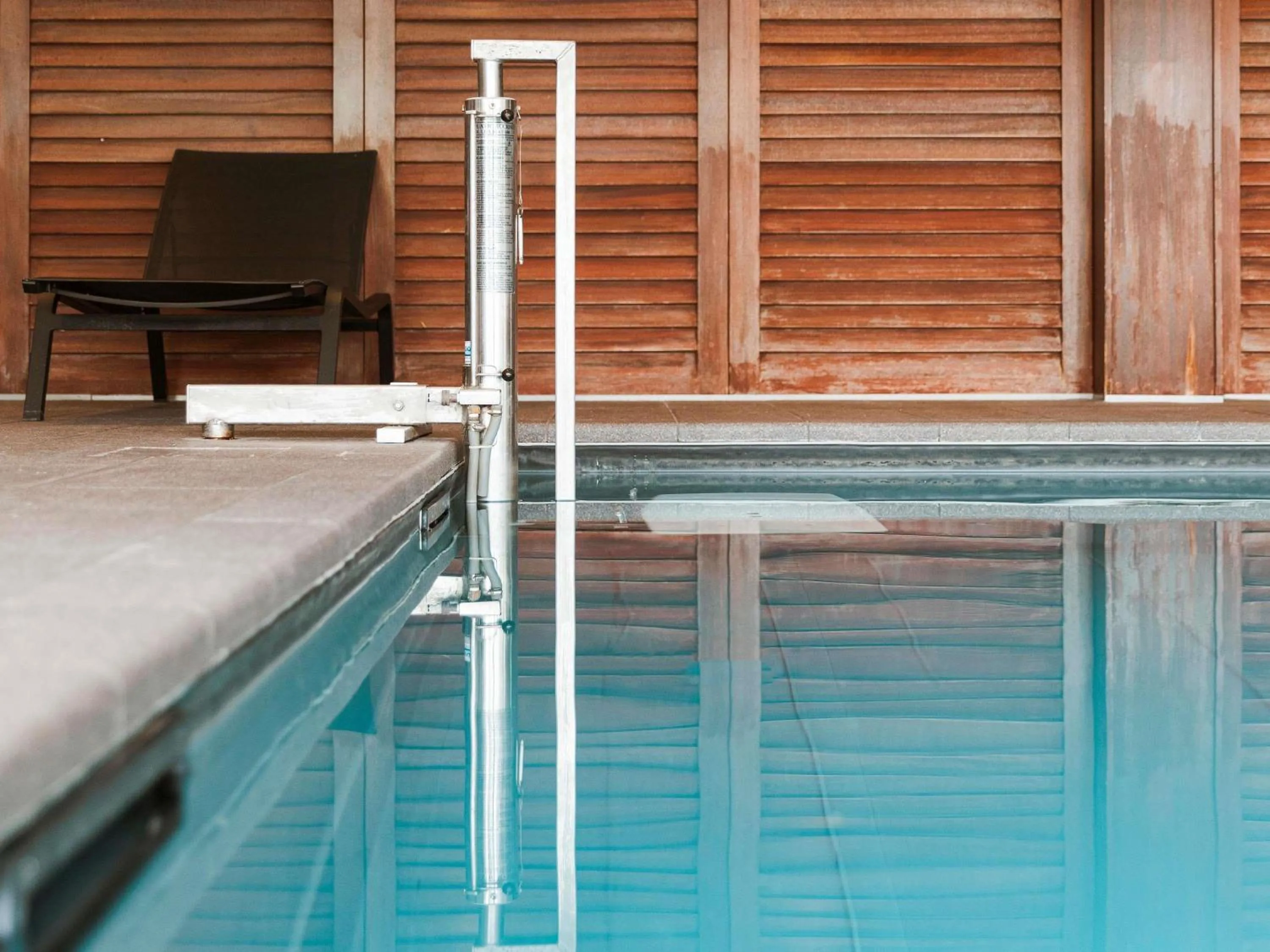 Pool view in Pullman Toulouse