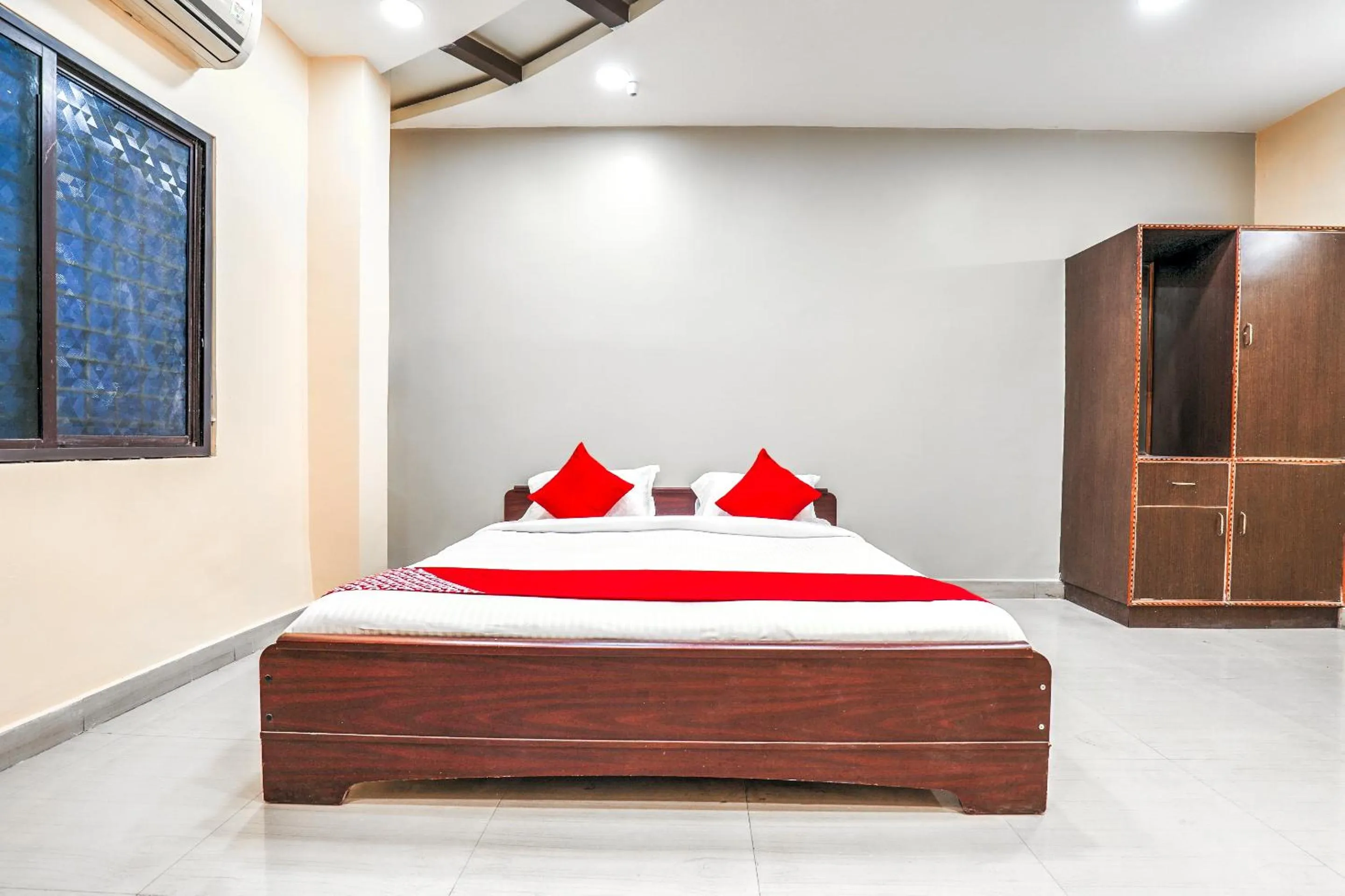 Bedroom, Bed in Hotel O satya lodge