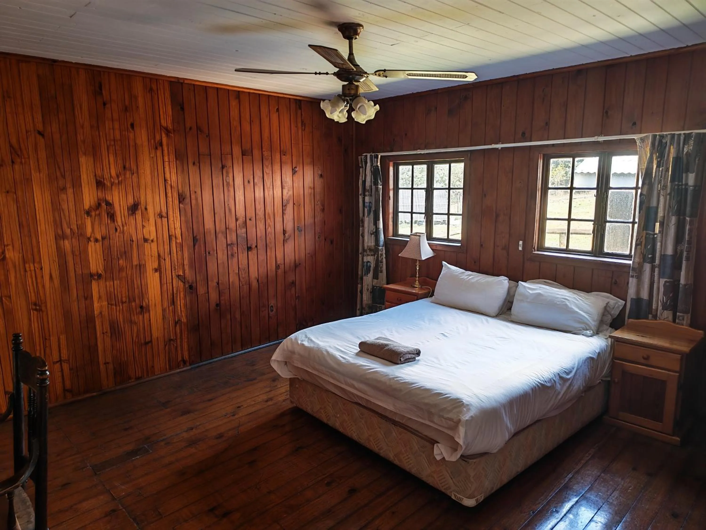 Bed in Blue Haze Country Lodge