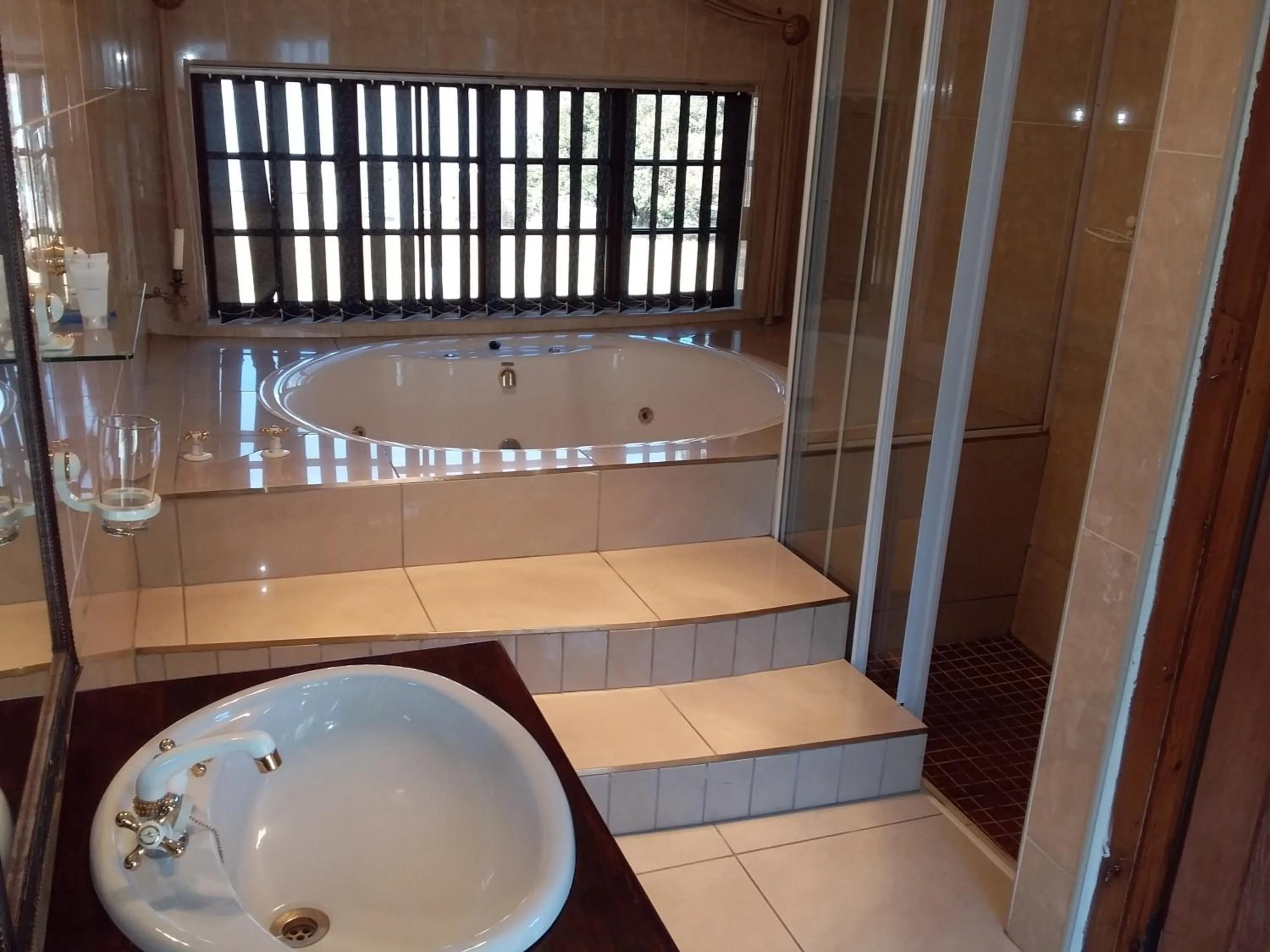 Honeymoon Suite with Balcony - single occupancy in Blue Haze Country Lodge