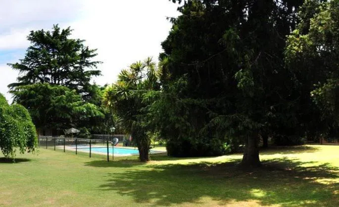 Garden in High Country Motor Inn Bright