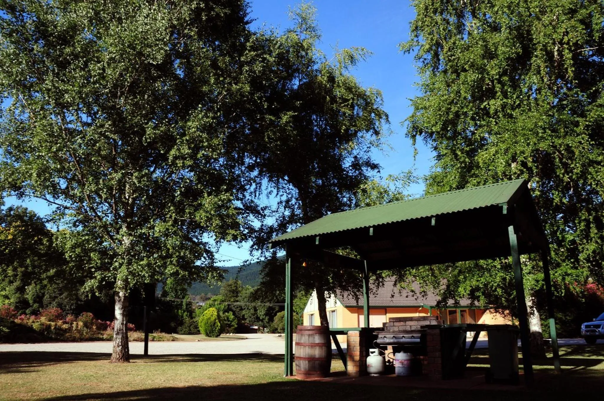 BBQ facilities in High Country Motor Inn Bright