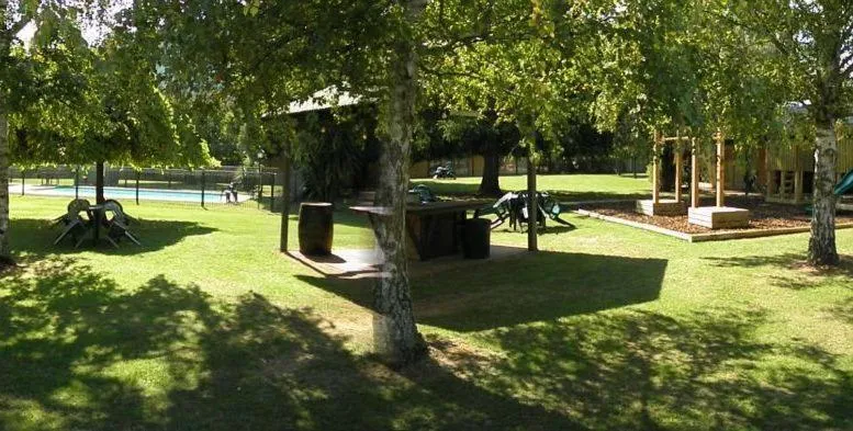 Garden in High Country Motor Inn Bright