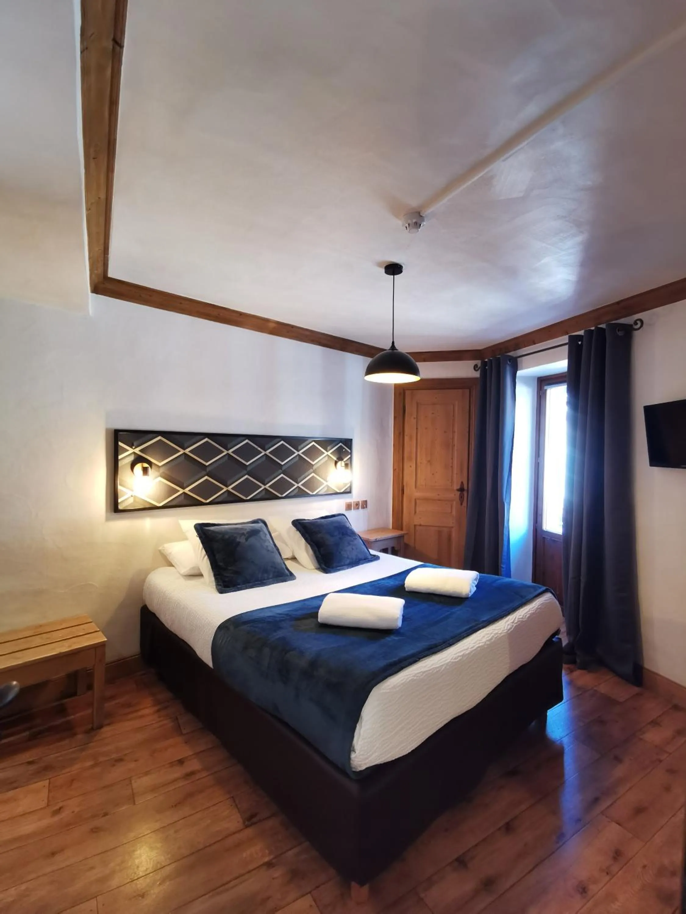 Bed in Hôtel Restaurant Angival - Chambres et Appartement