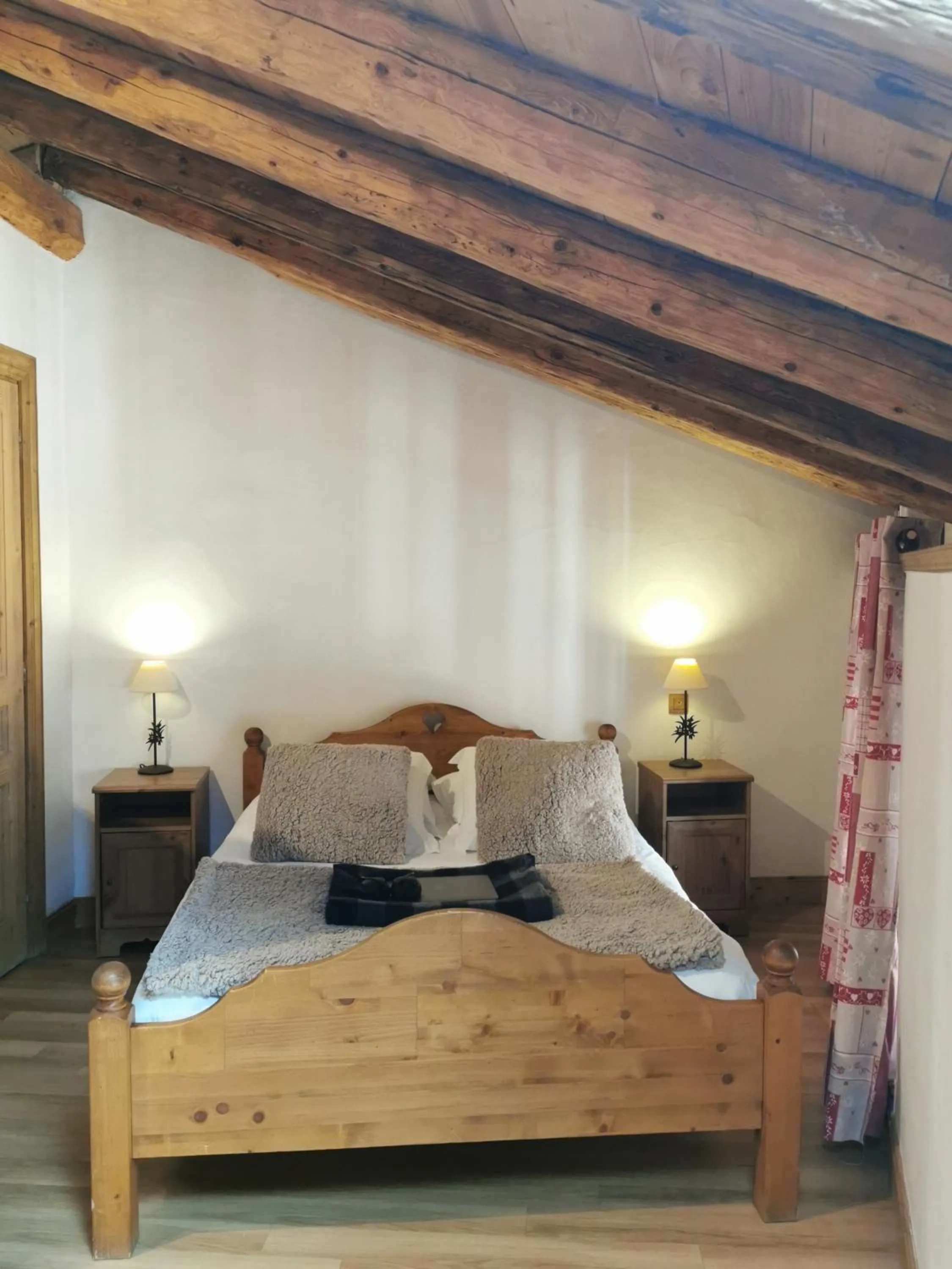 Bed in Hôtel Restaurant Angival - Chambres et Appartement