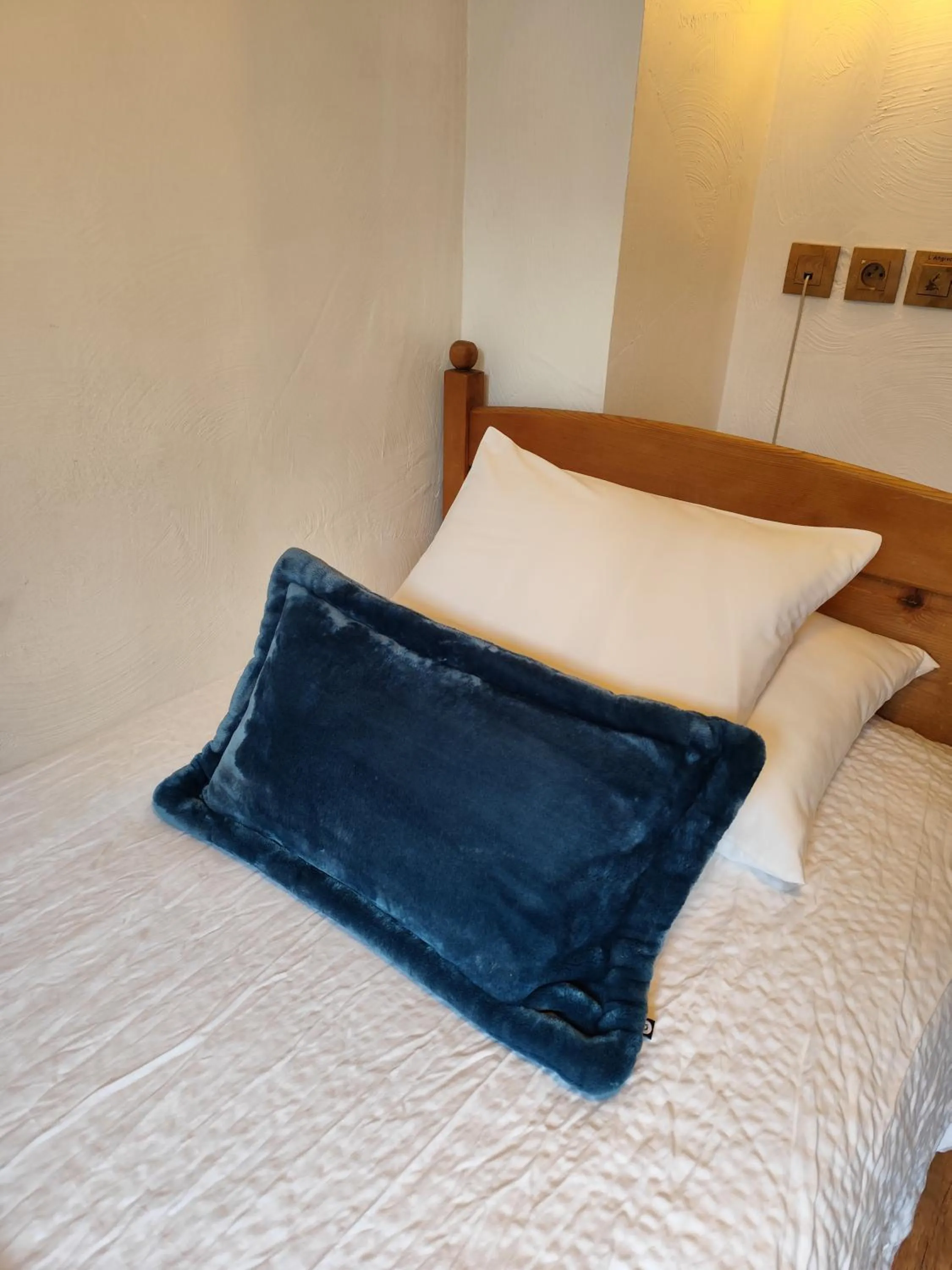 Bed in Hôtel Restaurant Angival - Chambres et Appartement