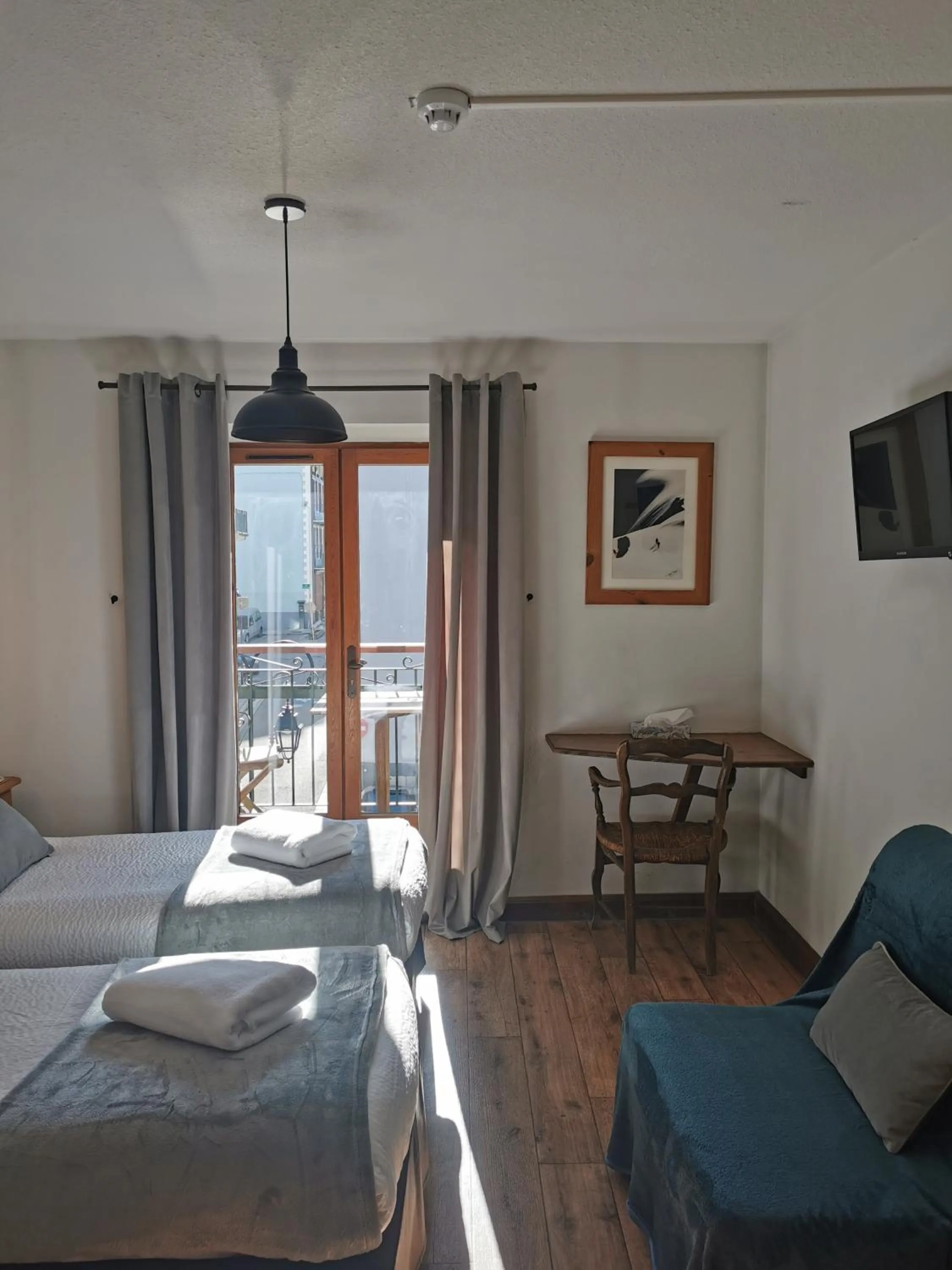 Bed in Hôtel Restaurant Angival - Chambres et Appartement