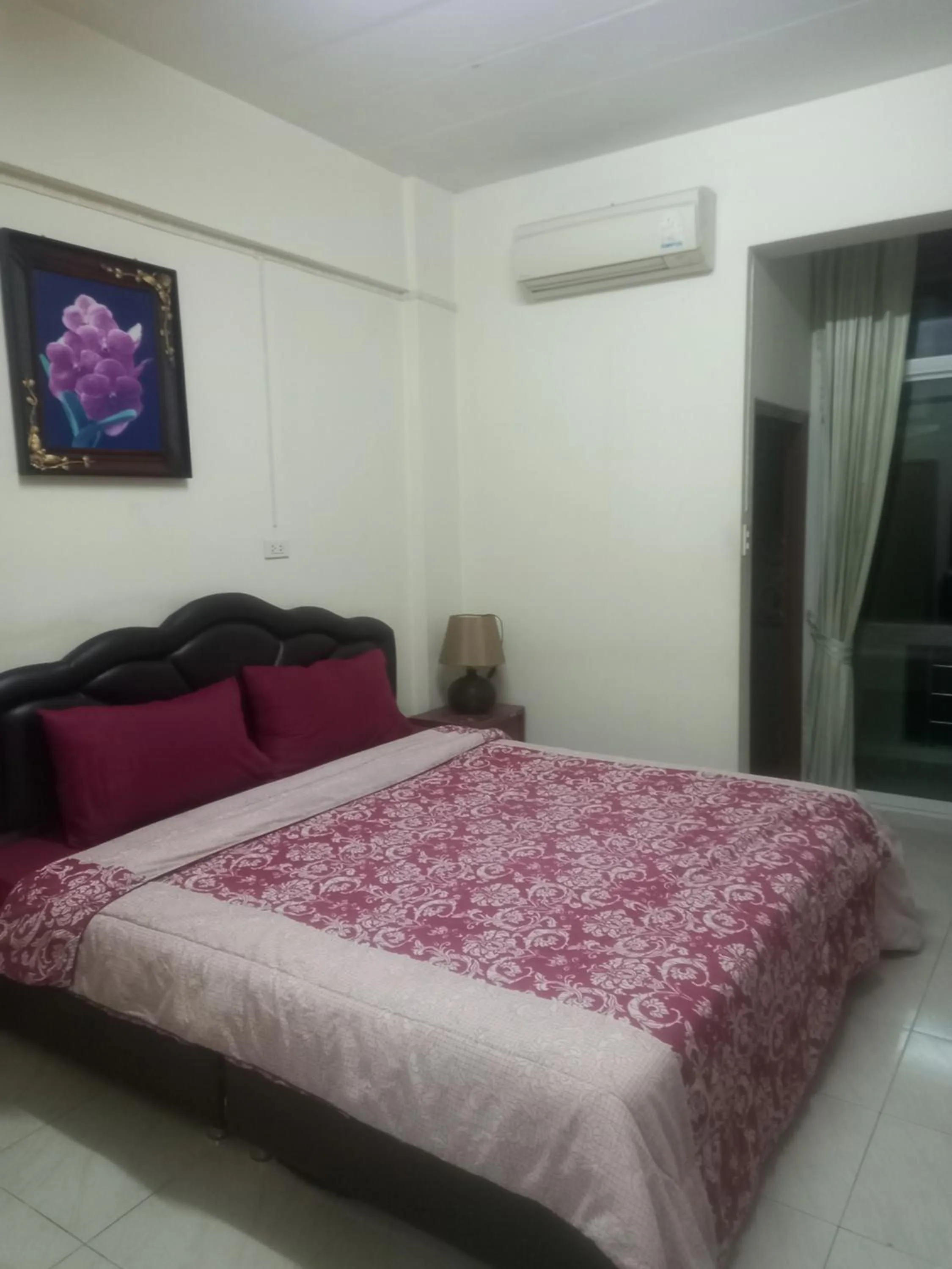 Bed in Vanlisut Hotel Ngamwongwan