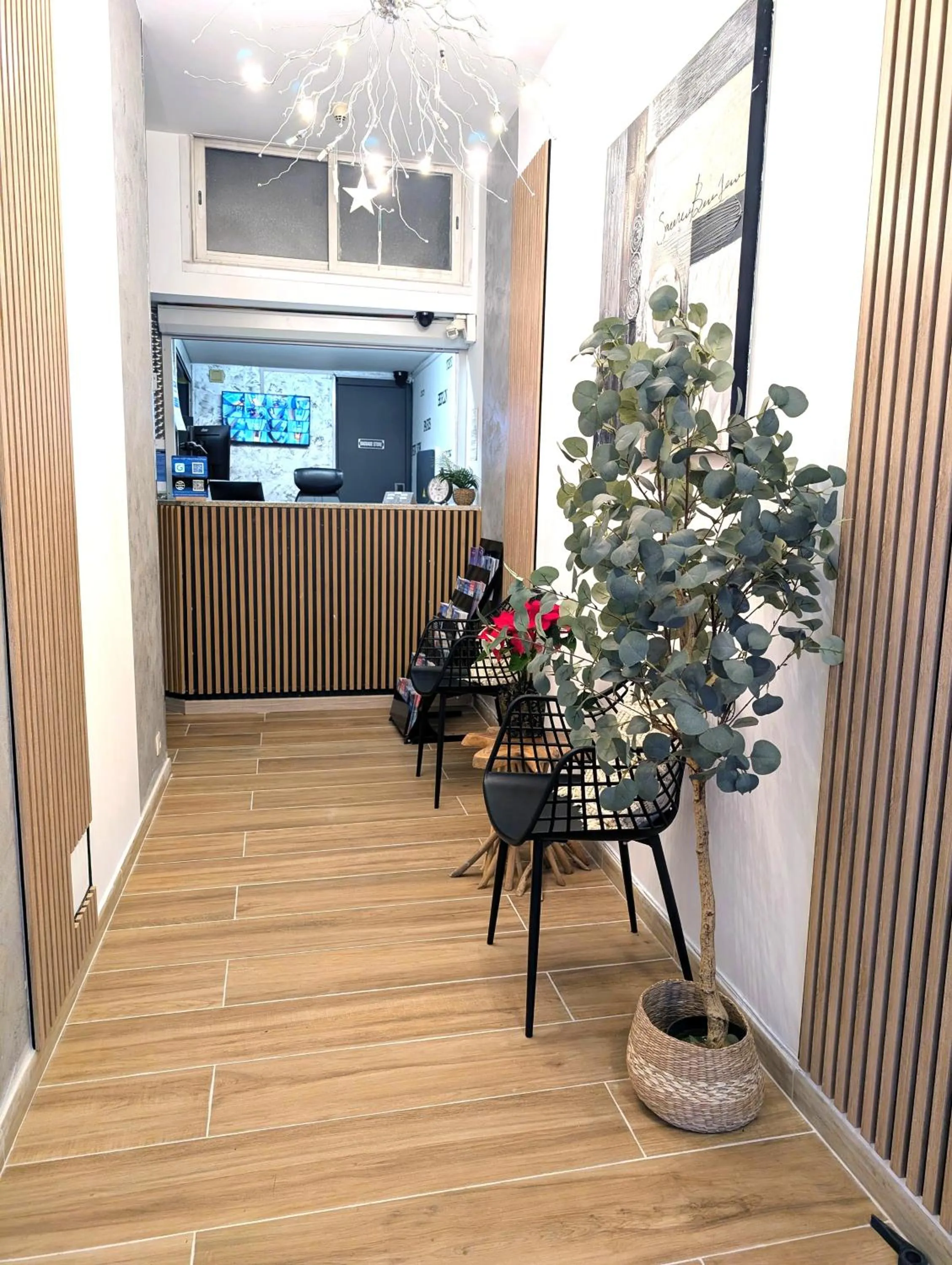 Lobby or reception in H33 Hôtel