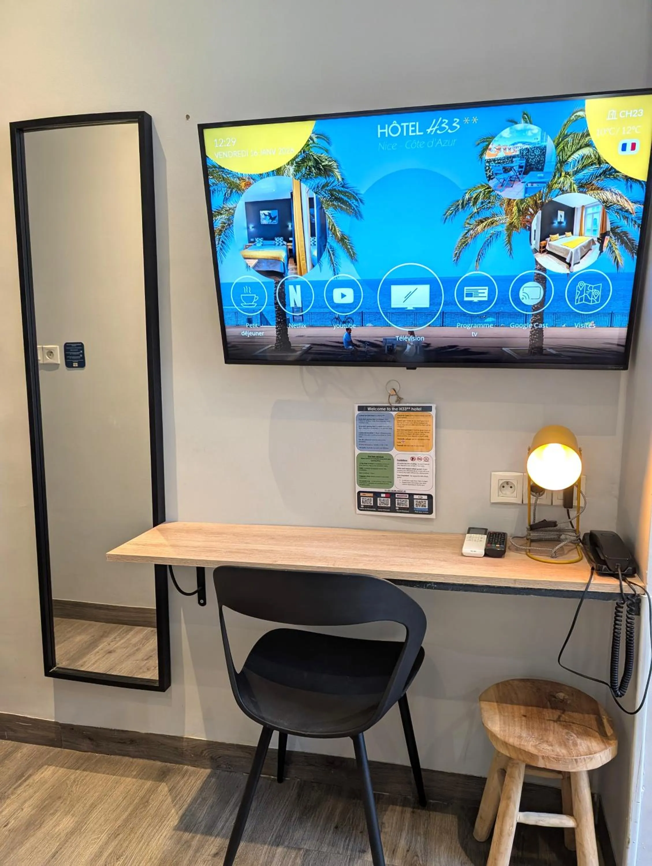 TV and multimedia in H33 Hôtel