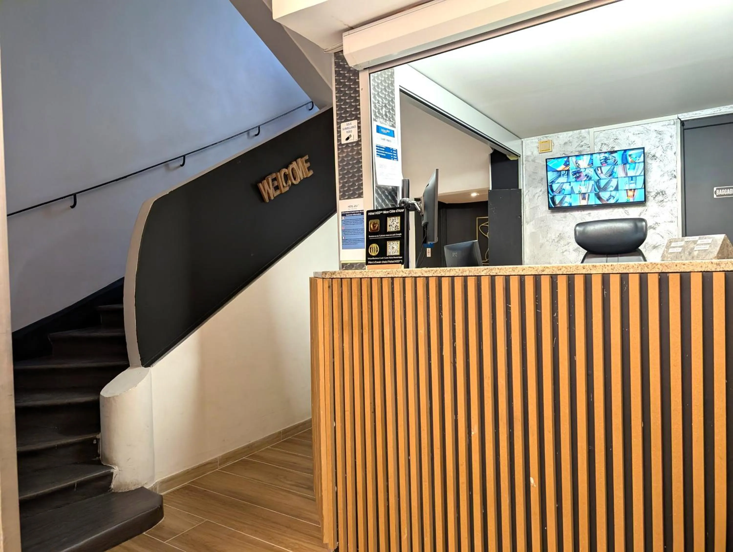 Lobby or reception in H33 Hôtel