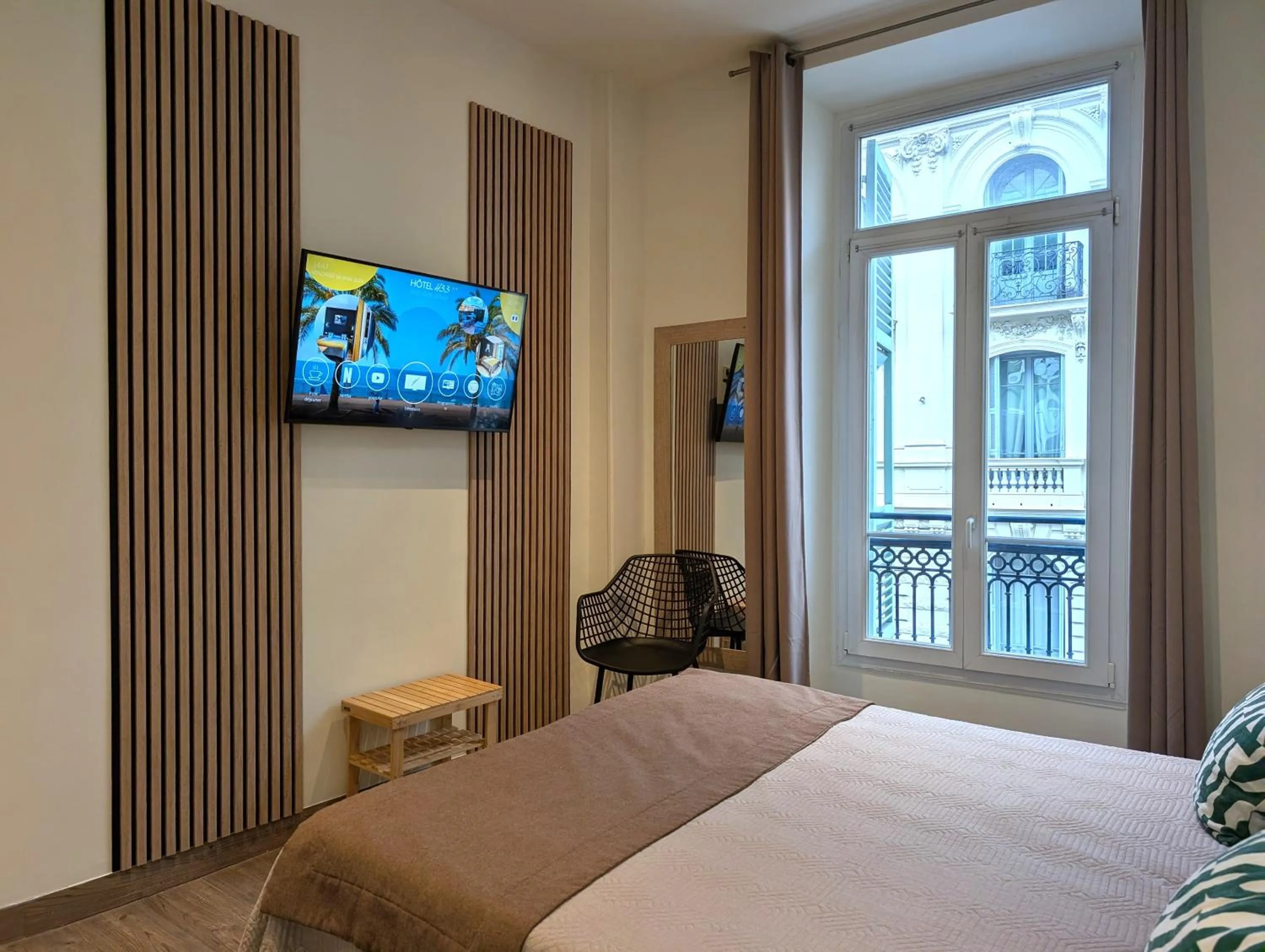 City view, Bed in H33 Hôtel