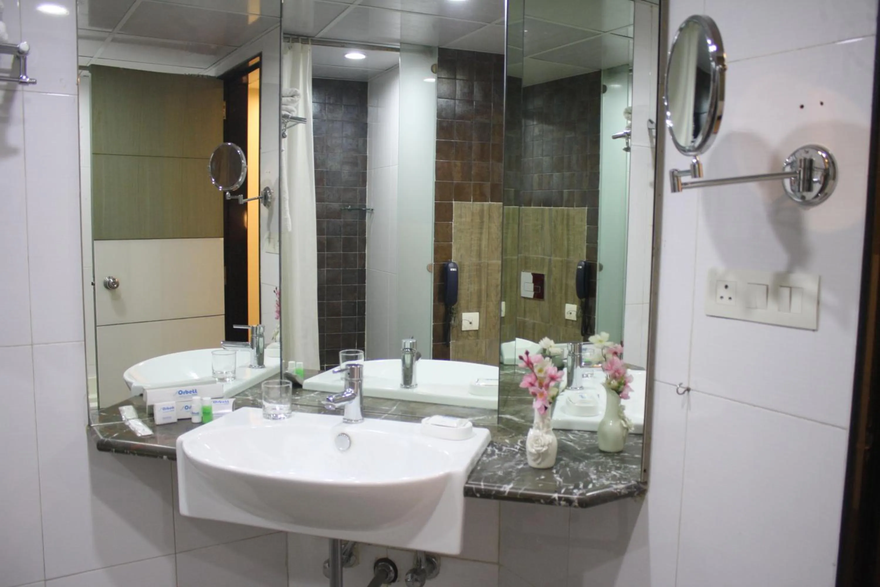 Bathroom in Orbett Hotel