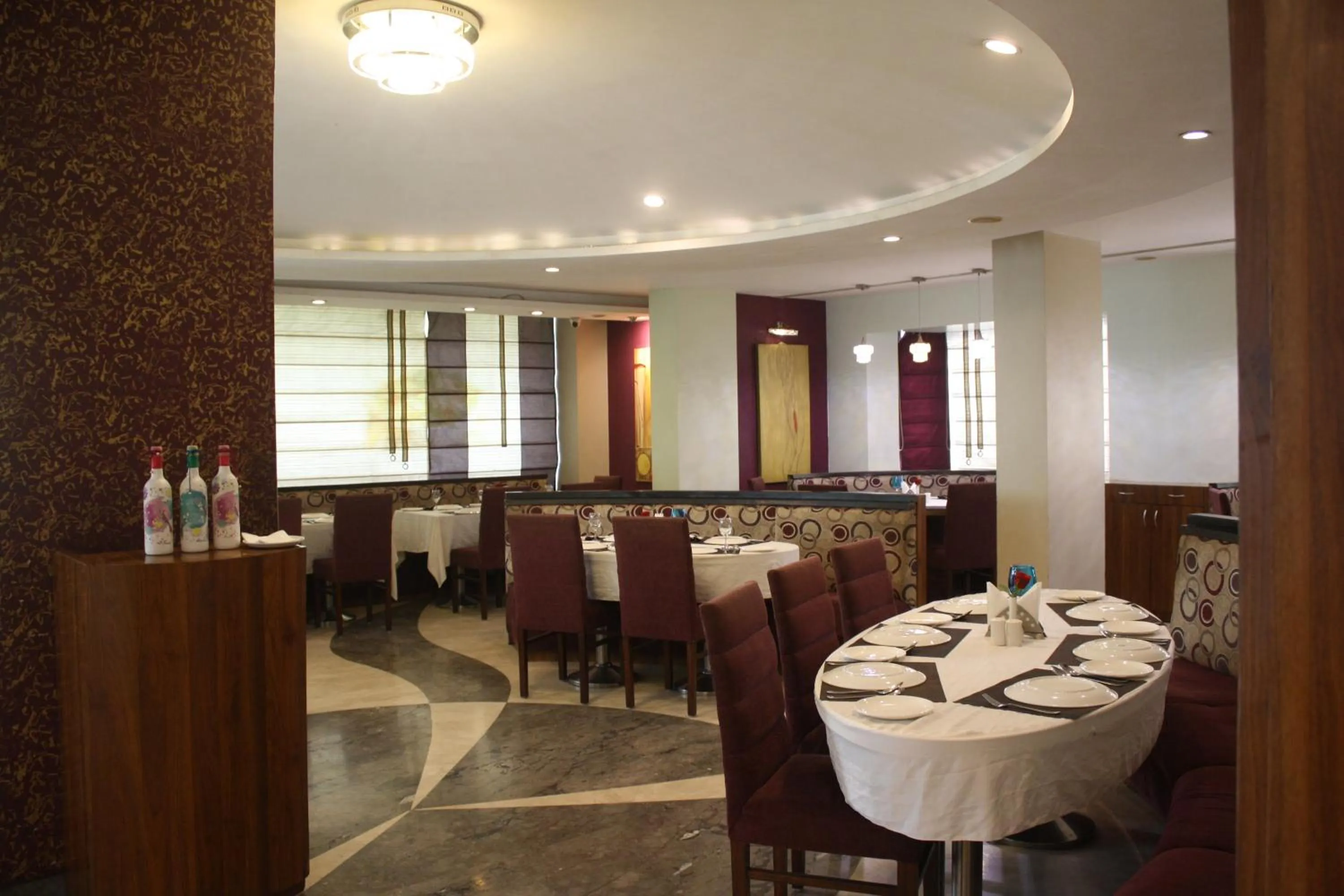 Restaurant/places to eat in Orbett Hotel