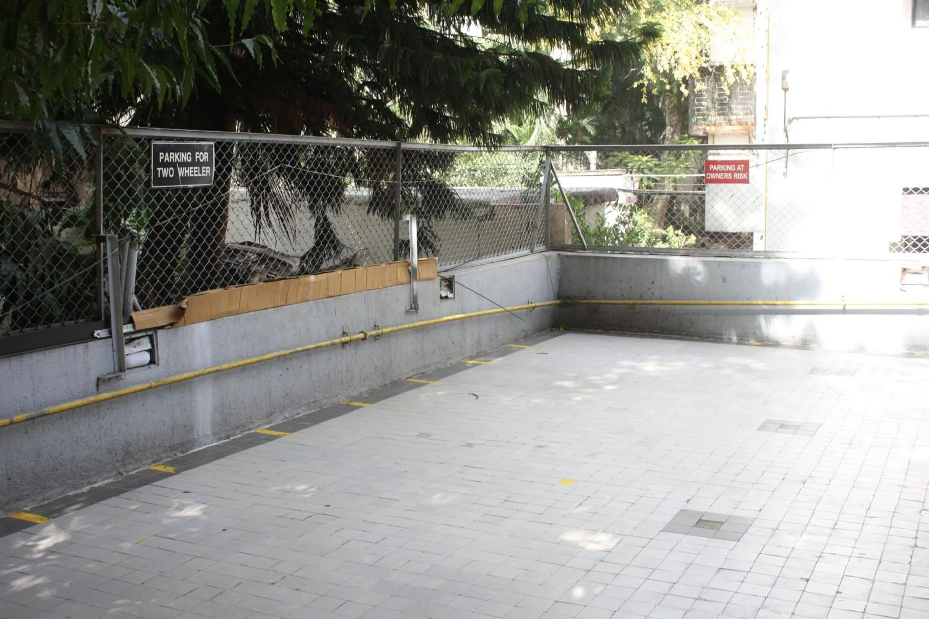 Parking in Orbett Hotel