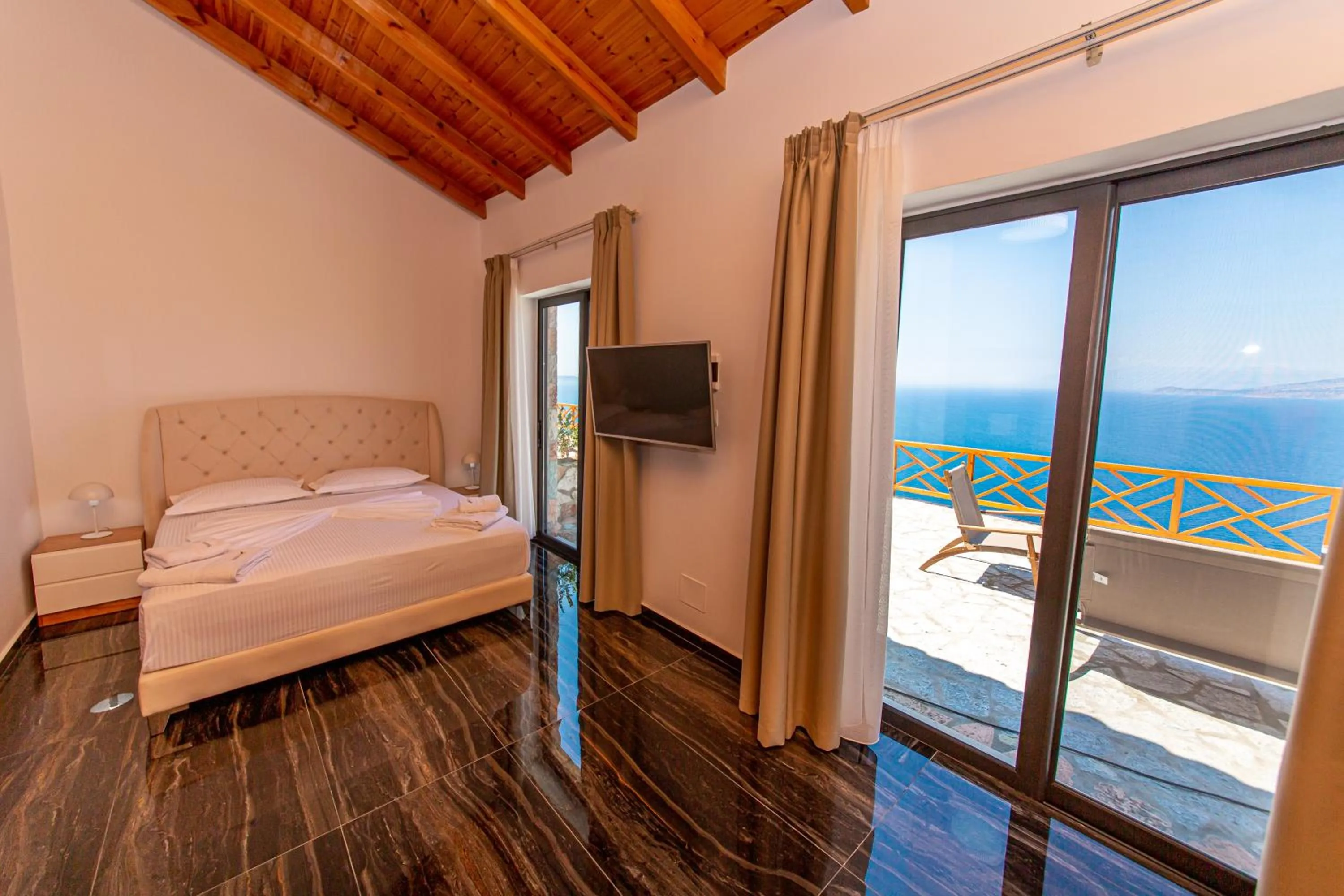 Balcony/Terrace, Bed in Santa Oliva Suites