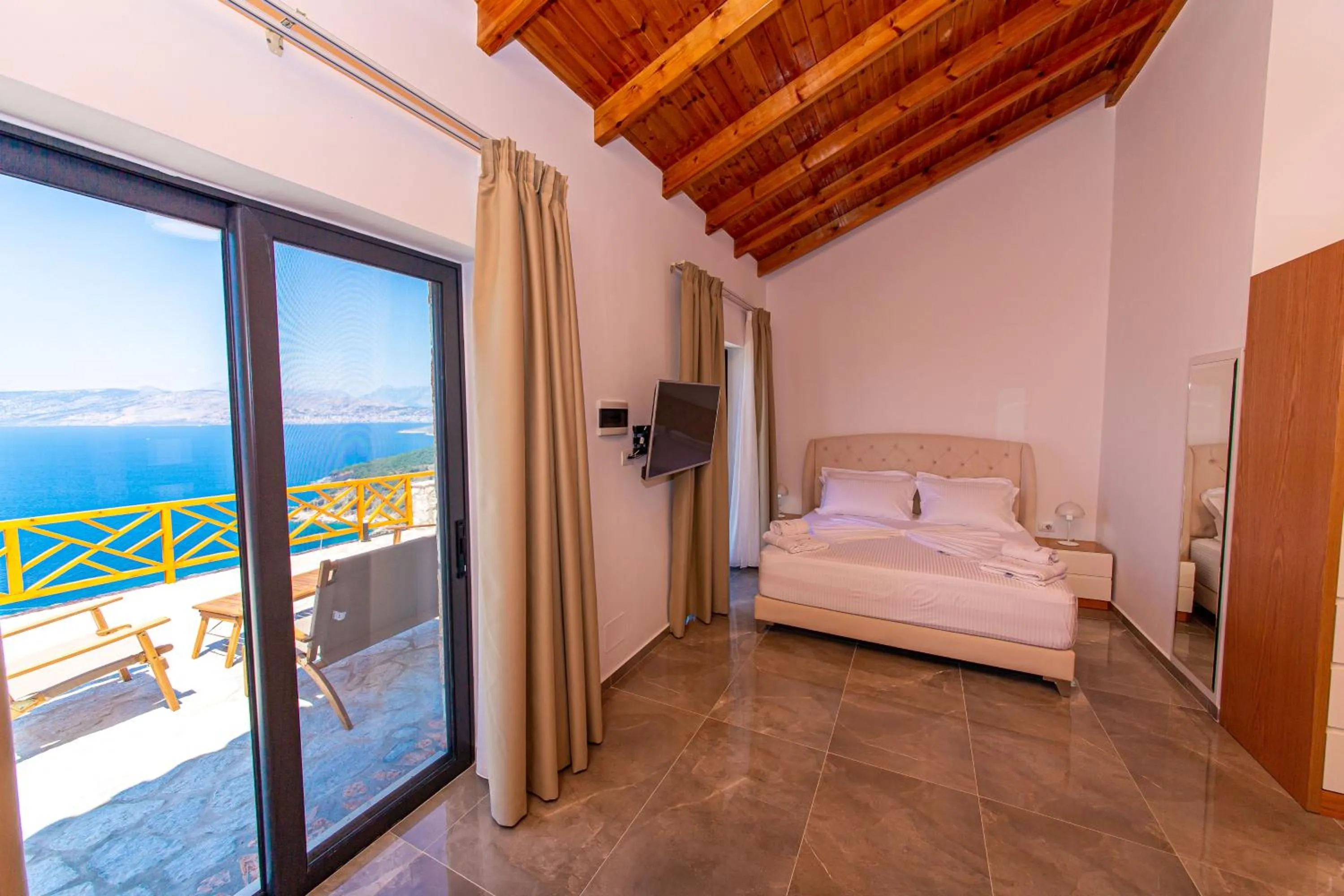 Balcony/Terrace, Bed in Santa Oliva Suites