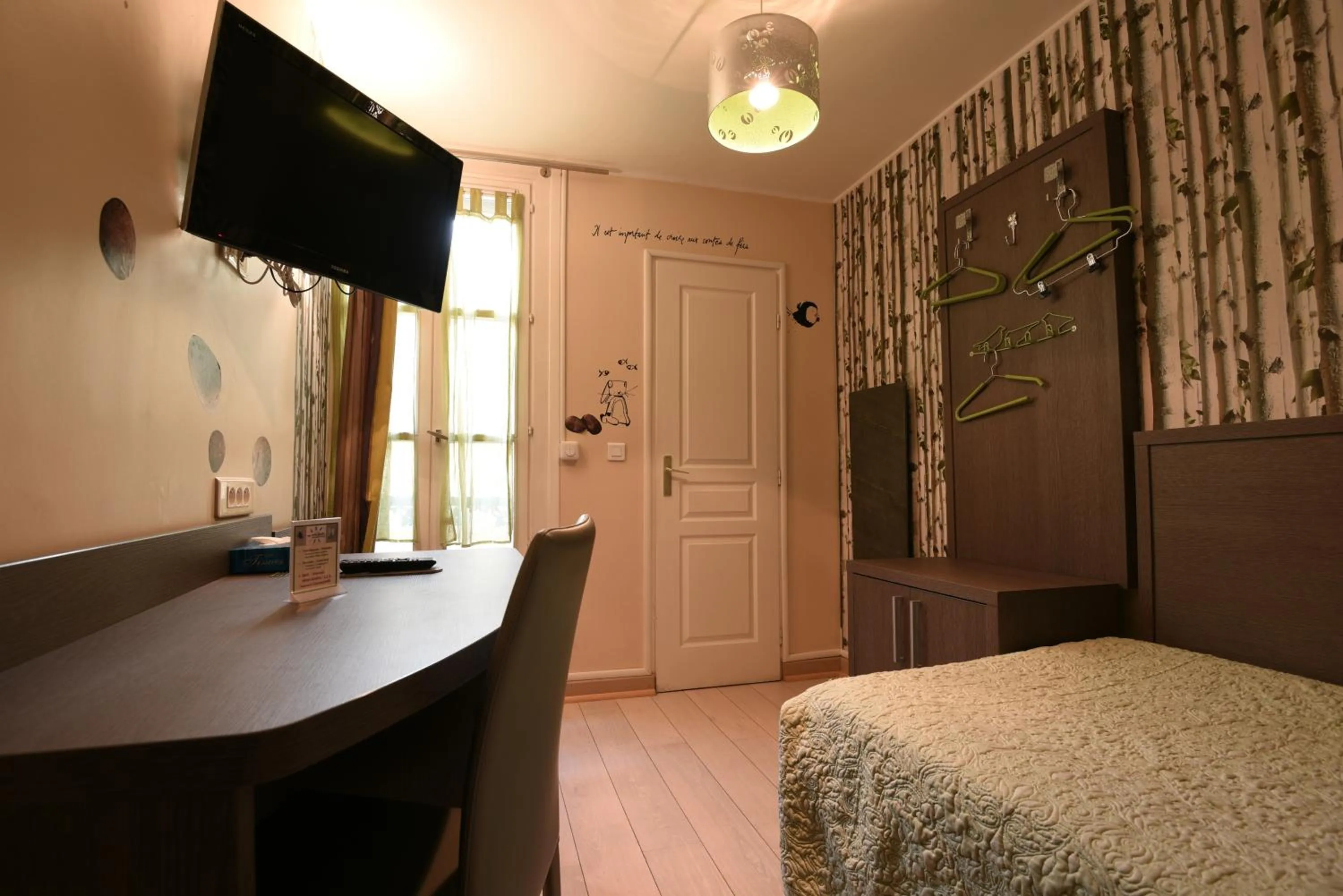 Day, Bed in Amélie Hotel