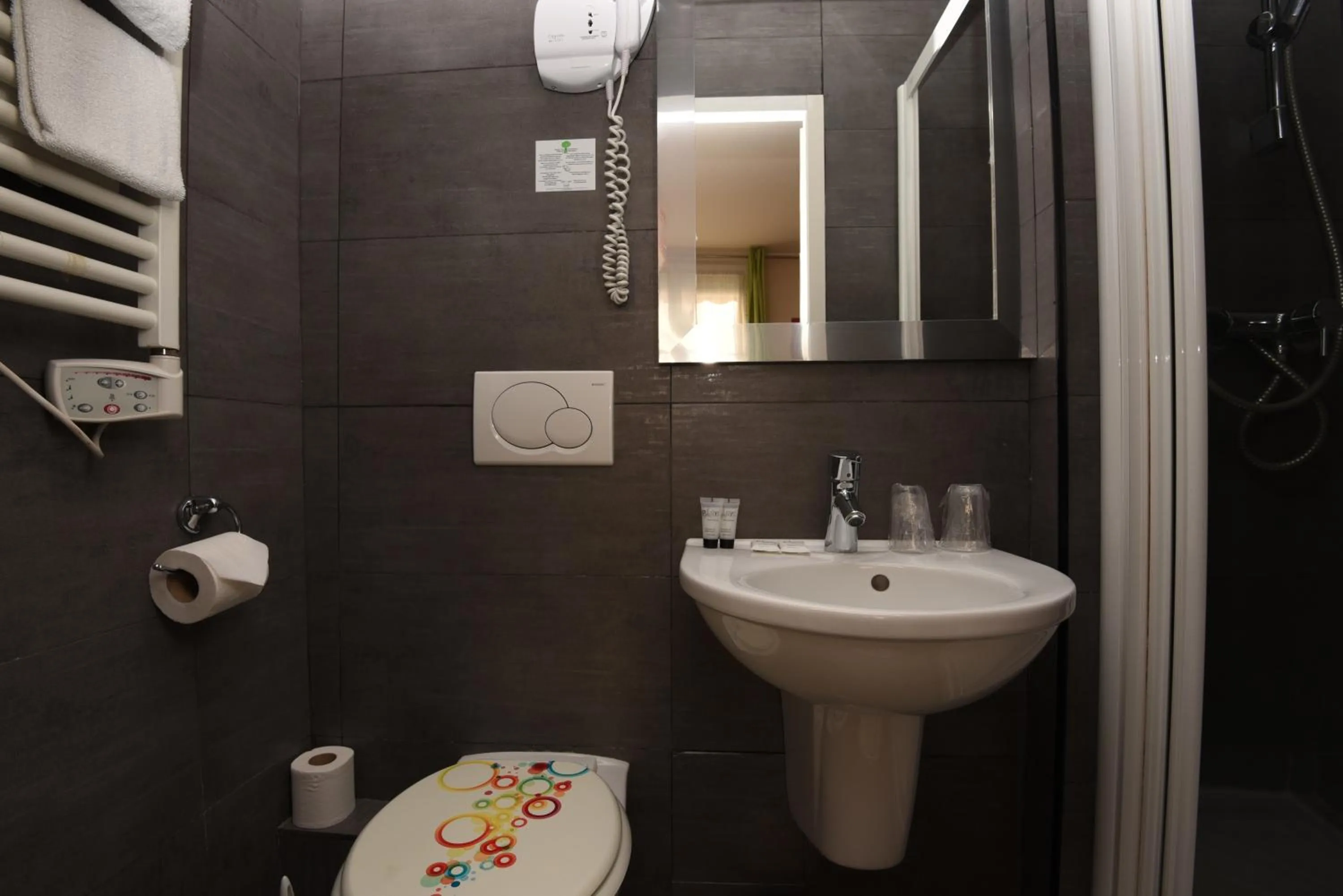 Bathroom in Amélie Hotel