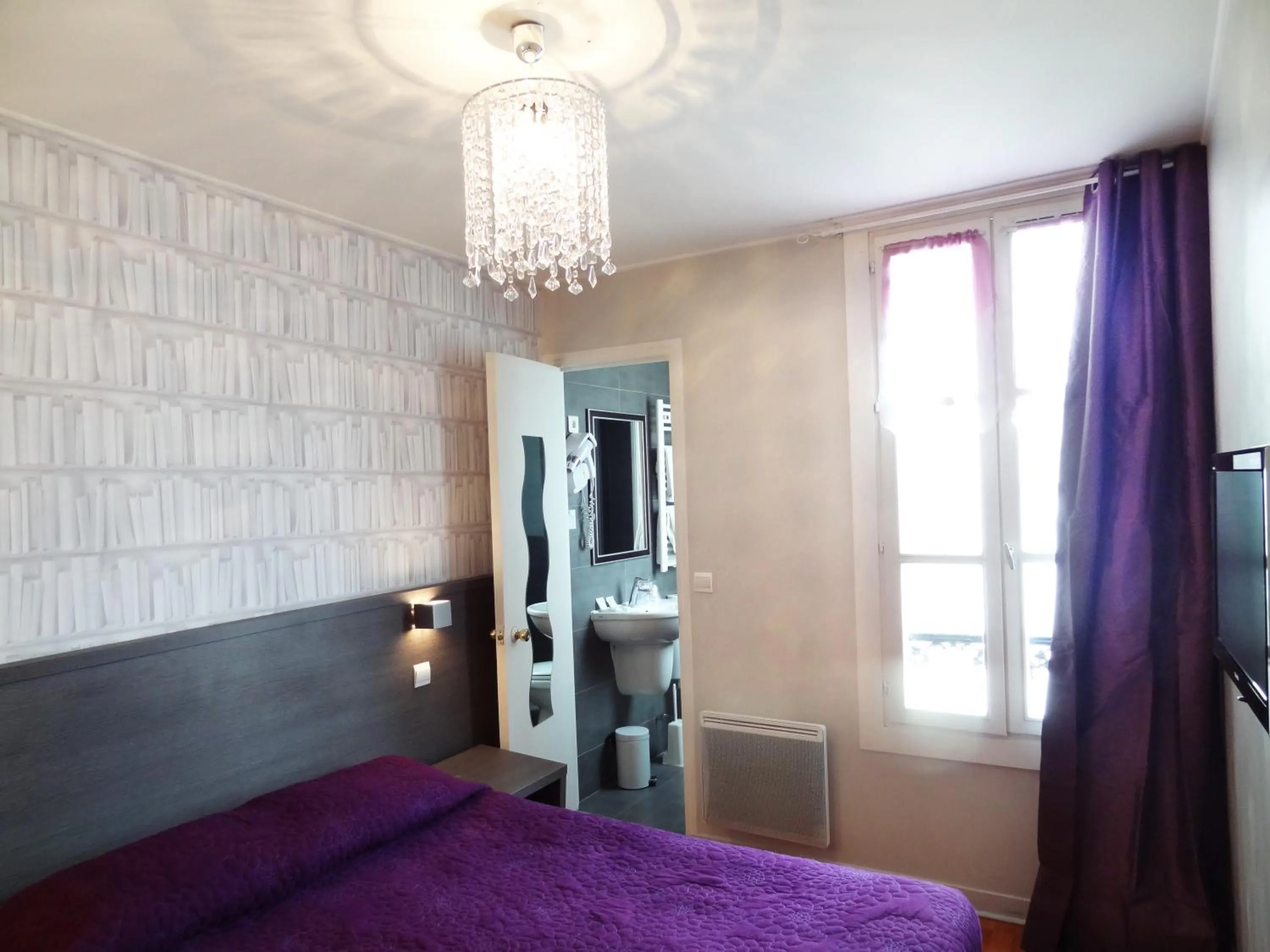 Bedroom, Bed in Amélie Hotel