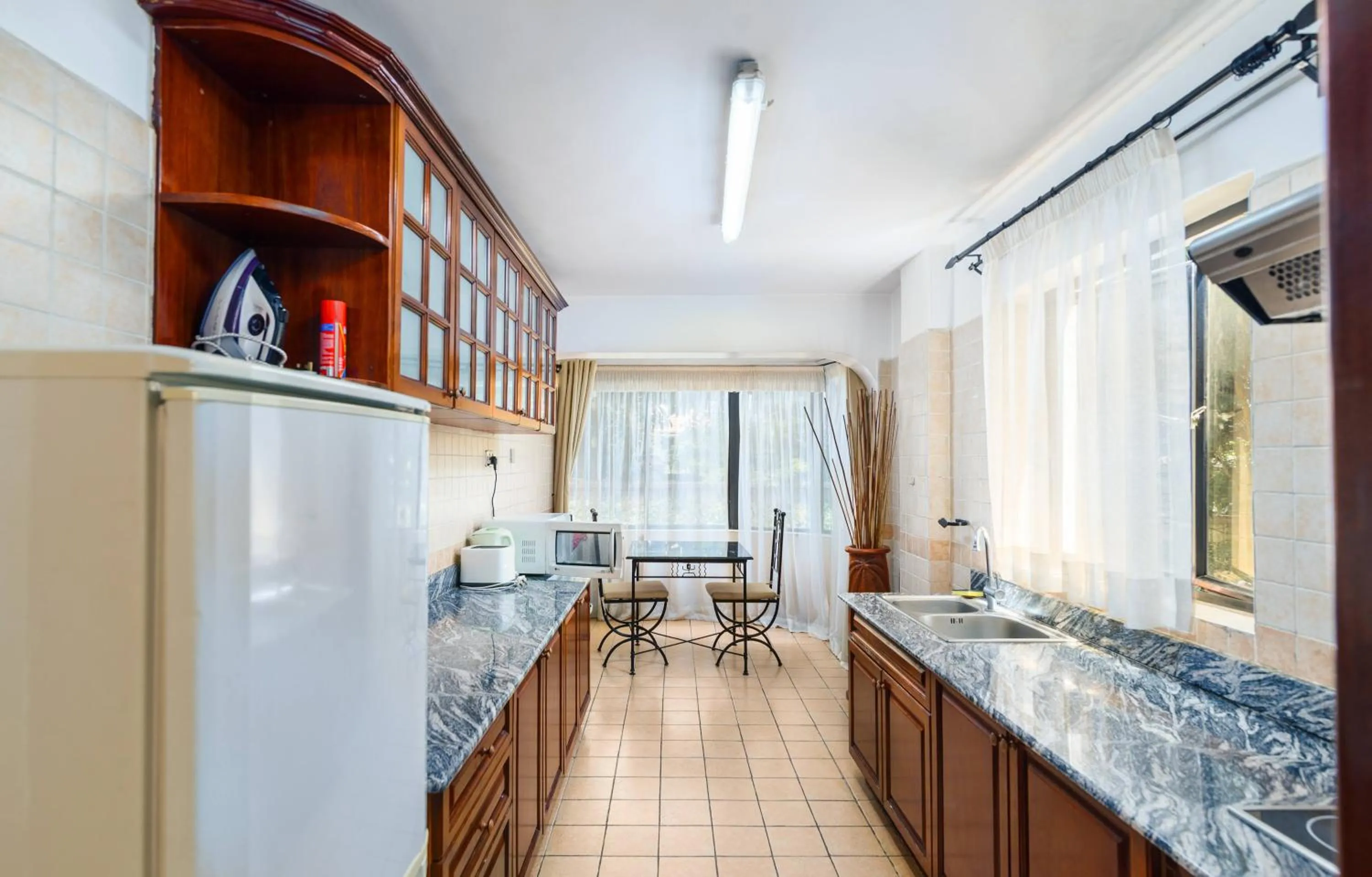 CySuites Apartment Hotel