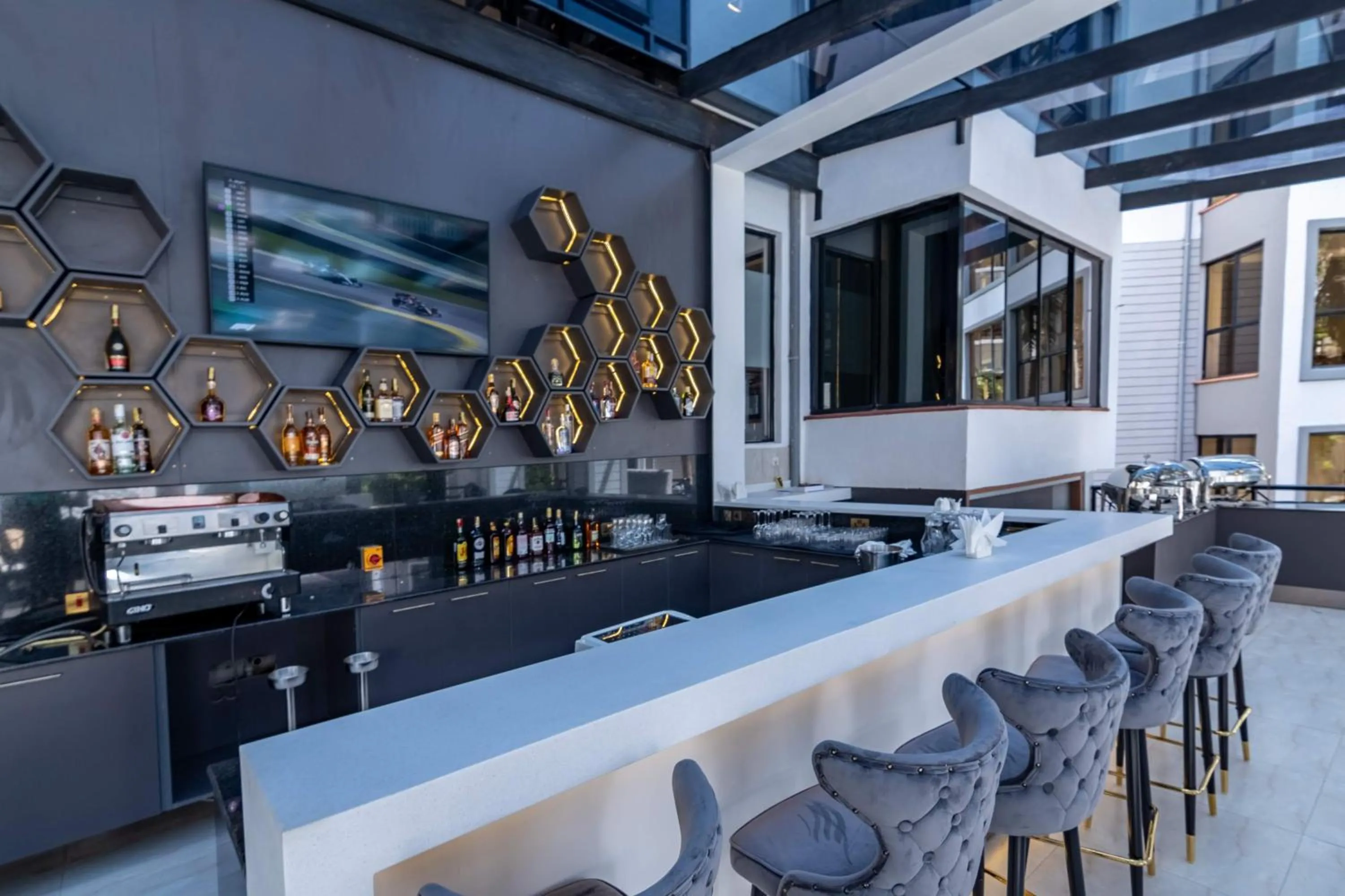 Restaurant/places to eat in CySuites Apartment Hotel