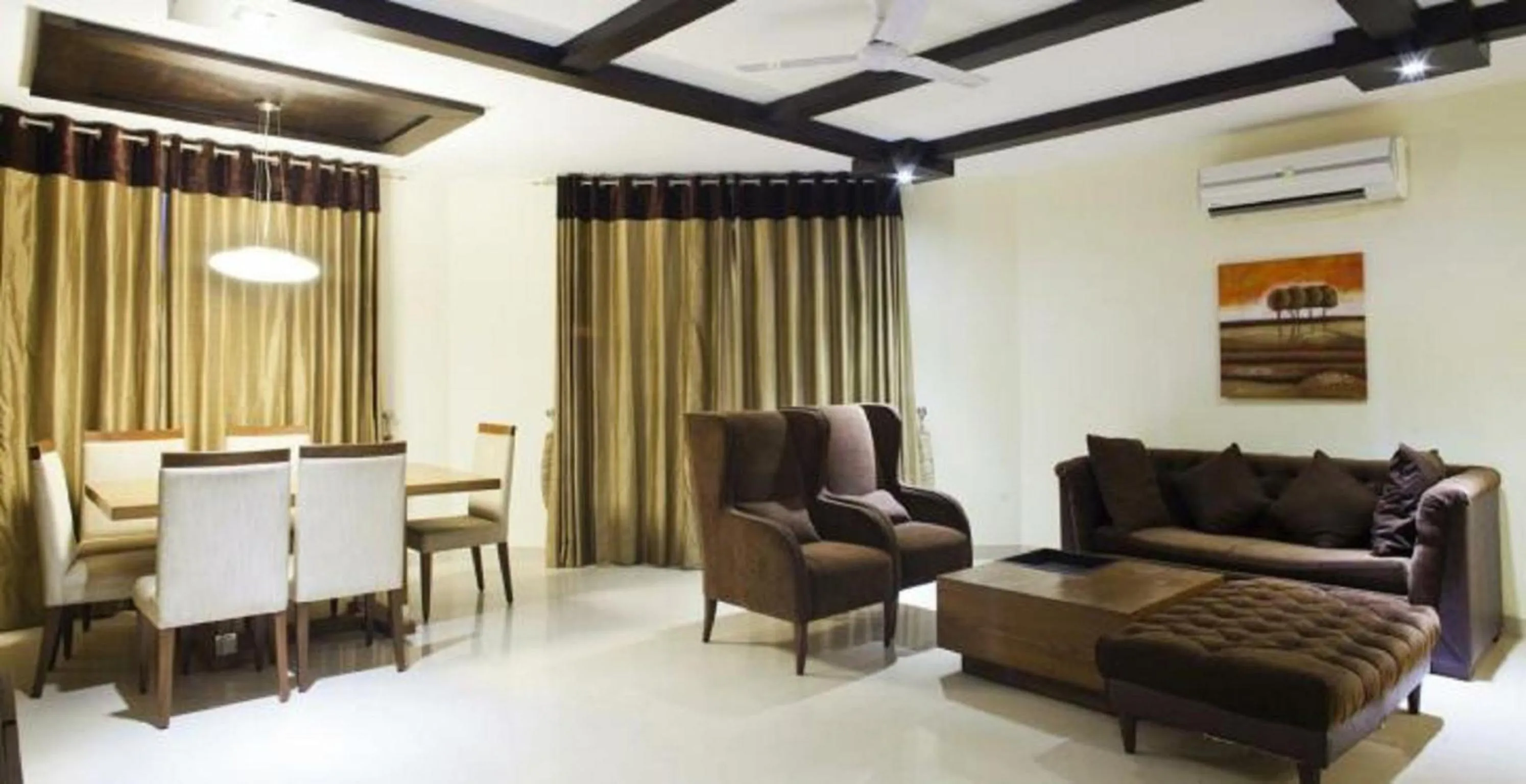 Dining area in The Golden Suites & Spa