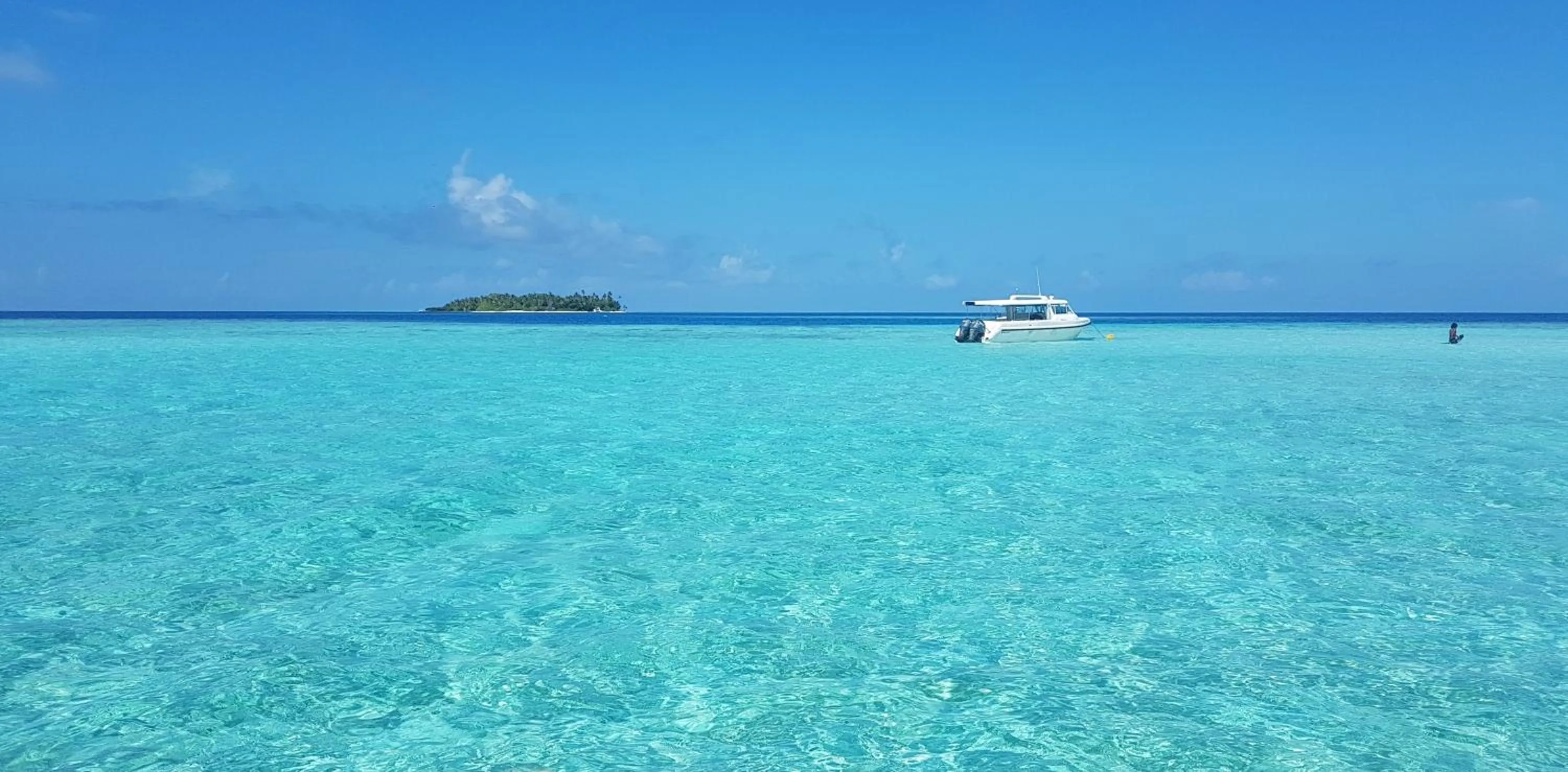 Snorkeling in Dream Inn at Thulusdhoo