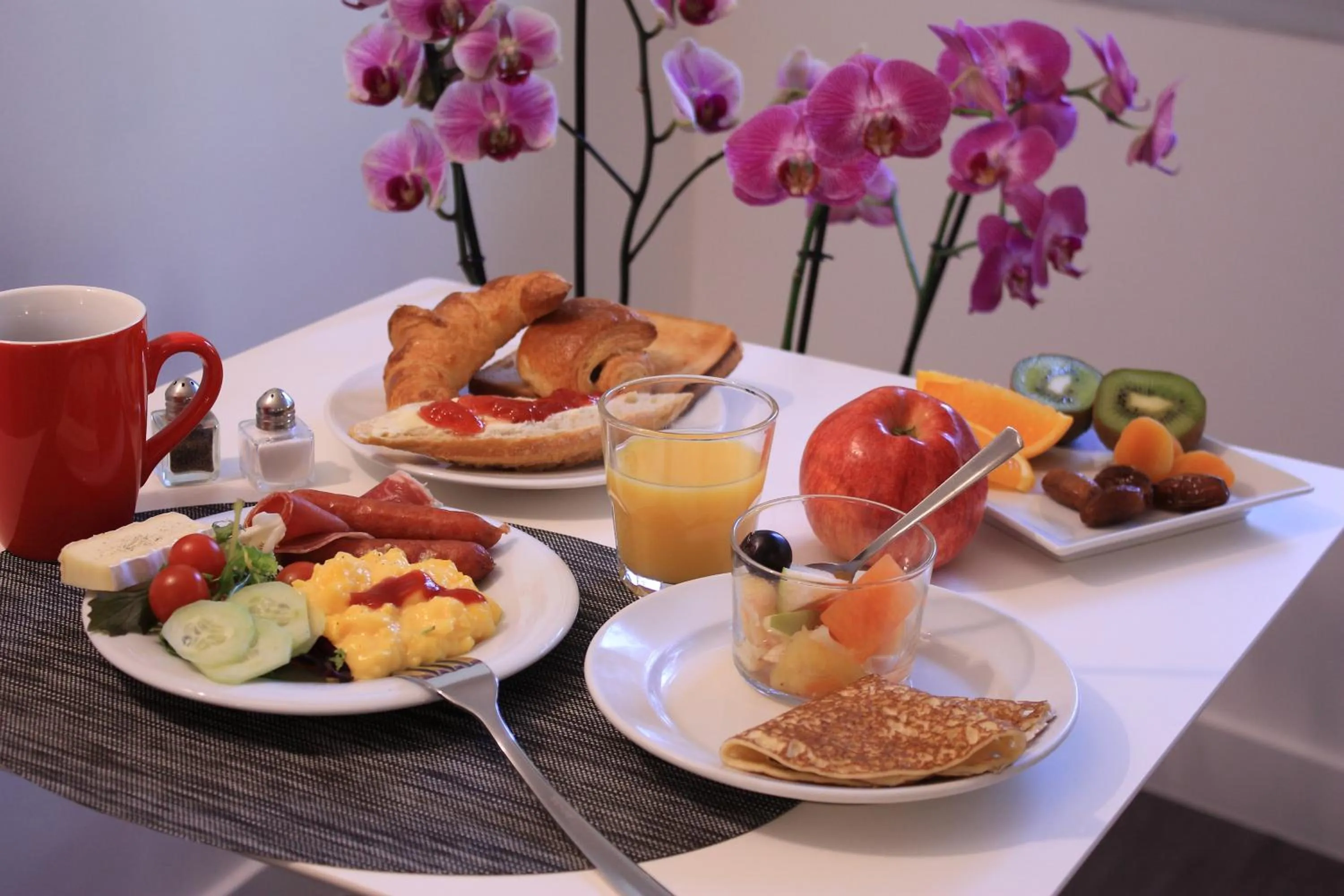 Buffet breakfast in Hotel Abrial