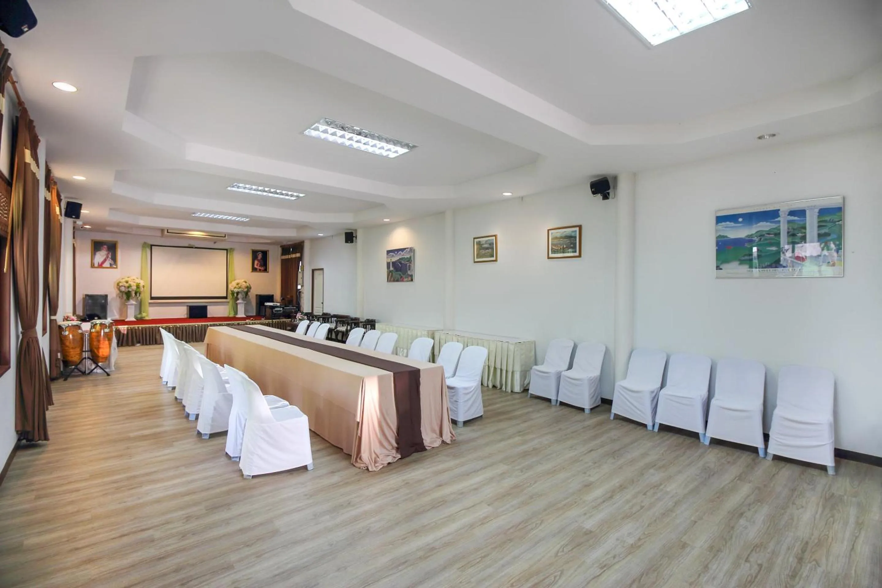 Business facilities in OYO 606 Baan Suansabai Pleanpanmai Resort Amphawa