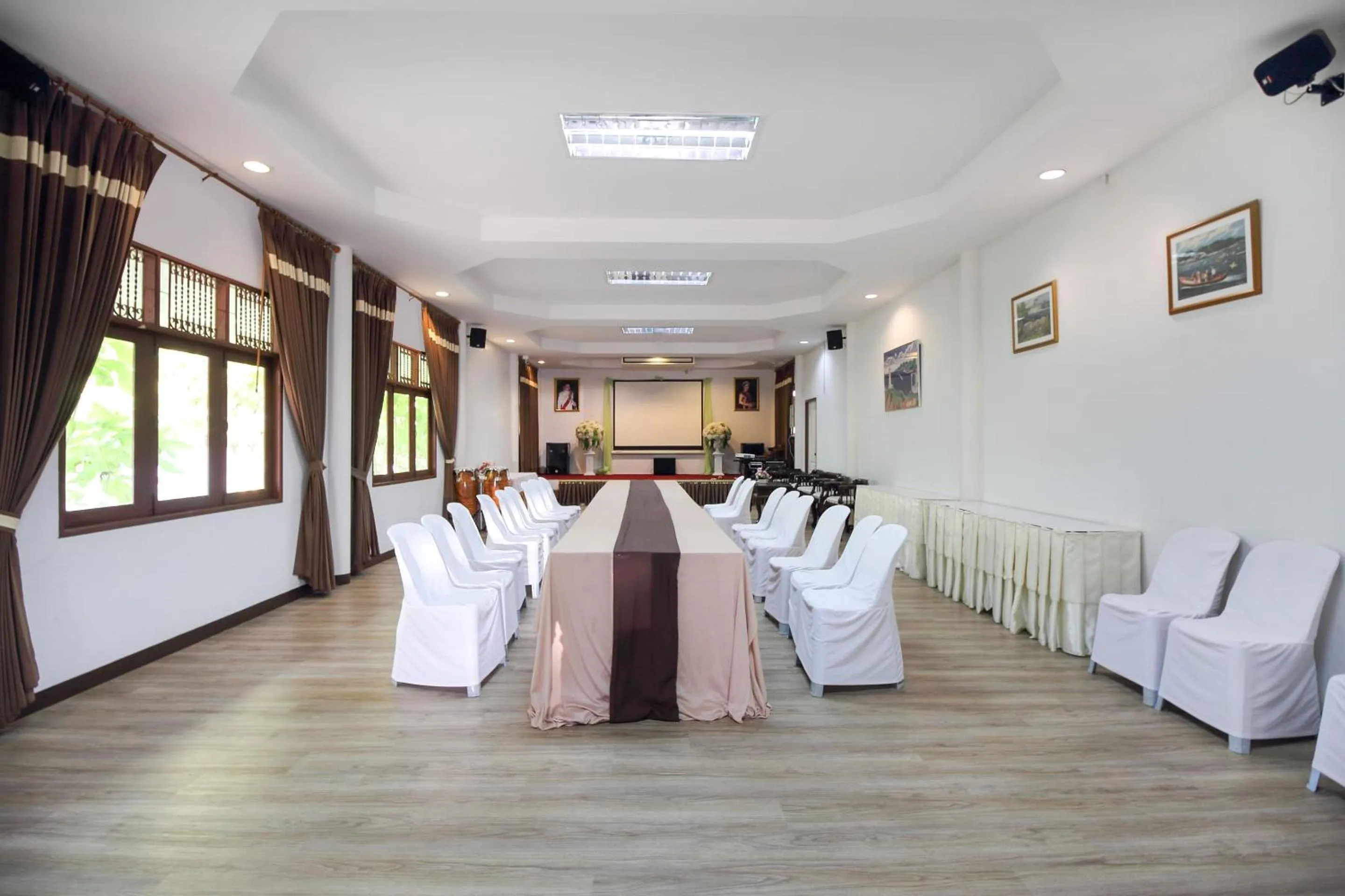 Business facilities in OYO 606 Baan Suansabai Pleanpanmai Resort Amphawa
