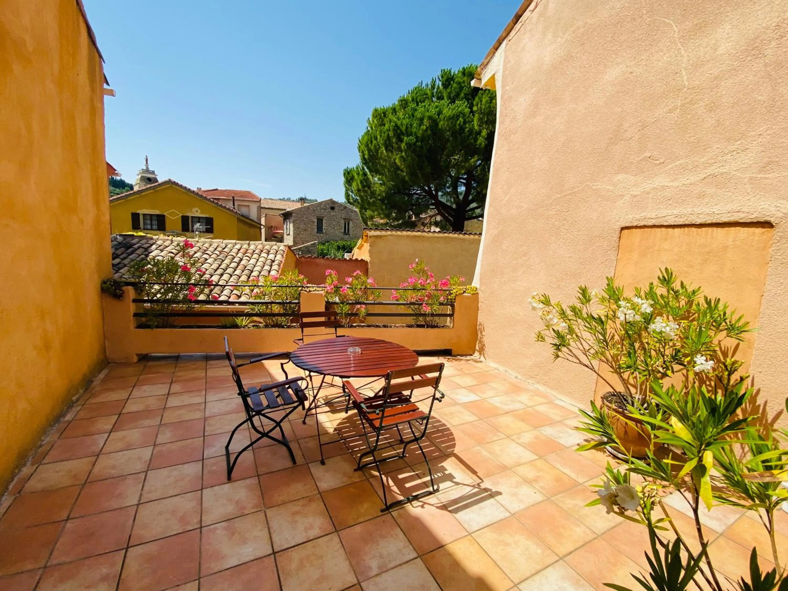 Patio in Les Arcades Le Lion D'or
