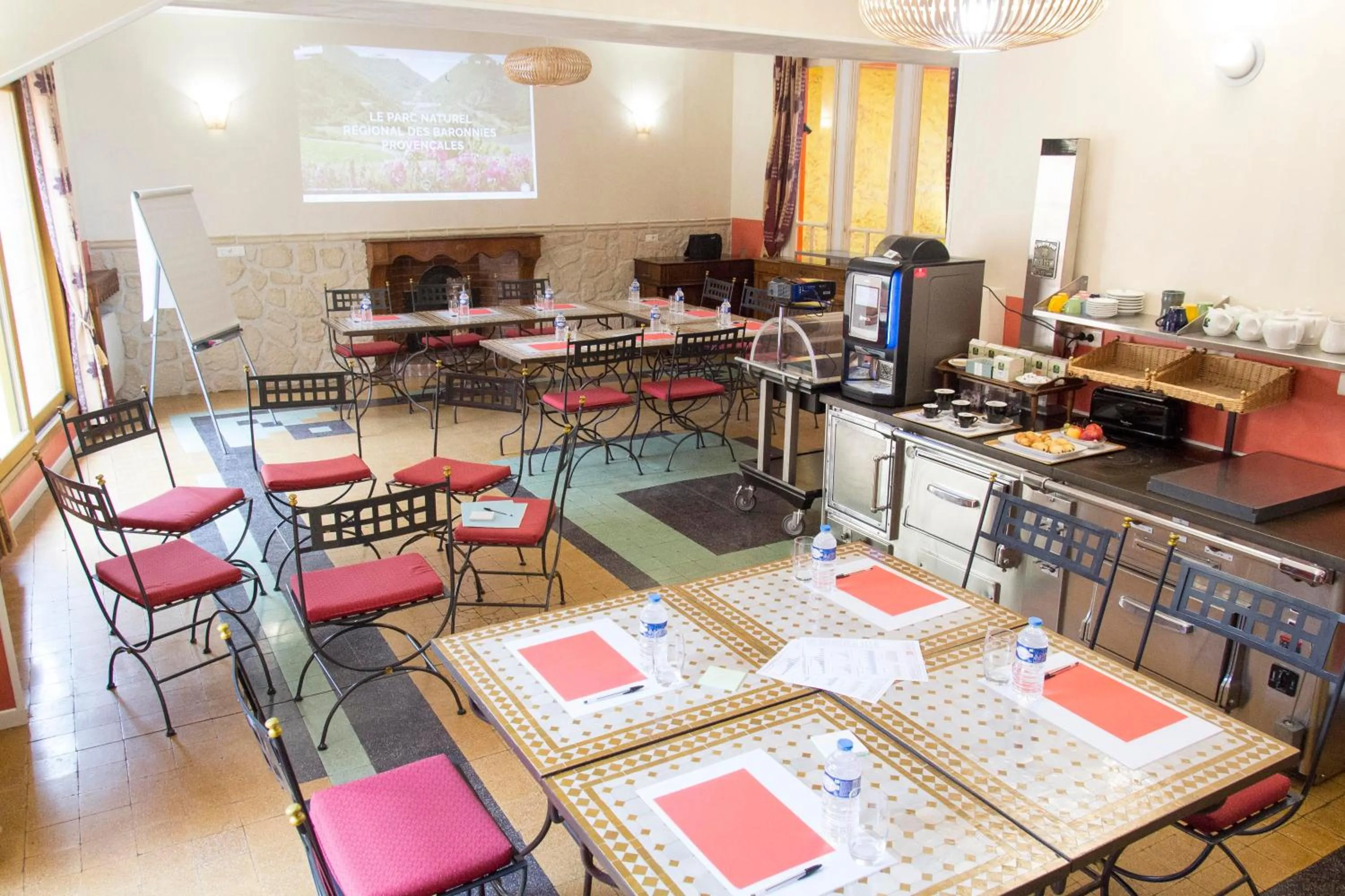 Banquet/Function facilities in Les Arcades Le Lion D'or