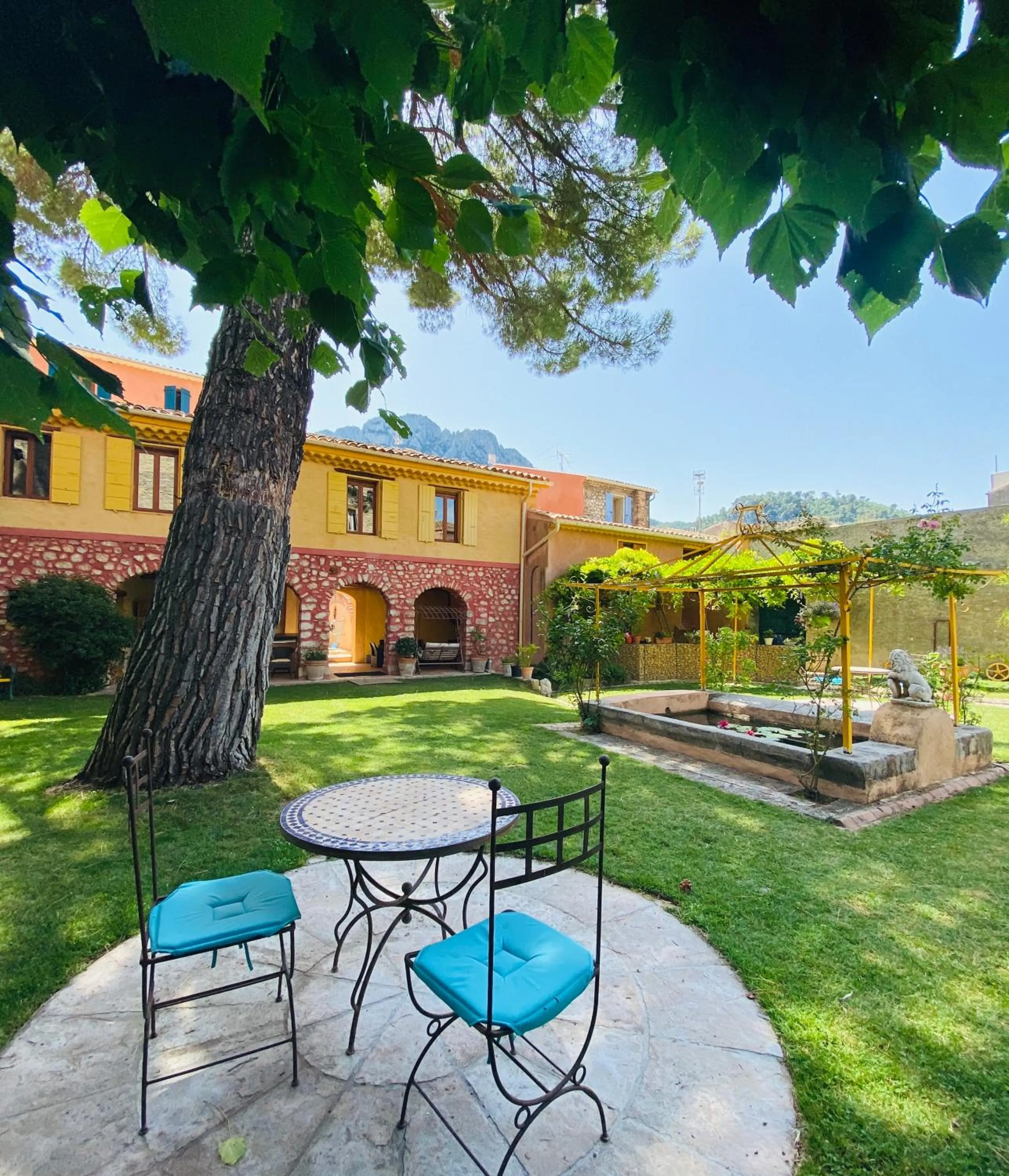 Patio in Les Arcades Le Lion D'or