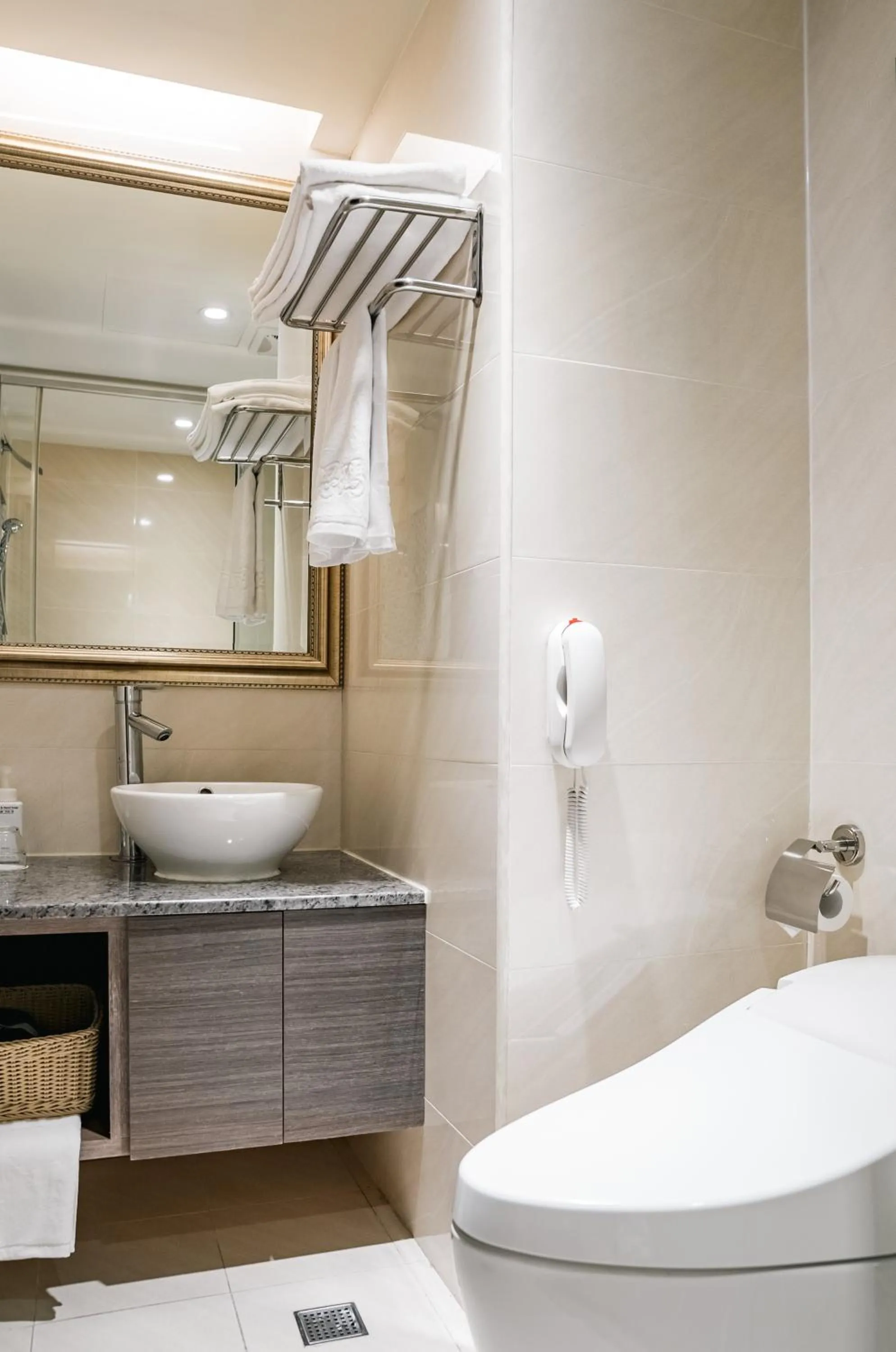 Bathroom in Arsma Hotel