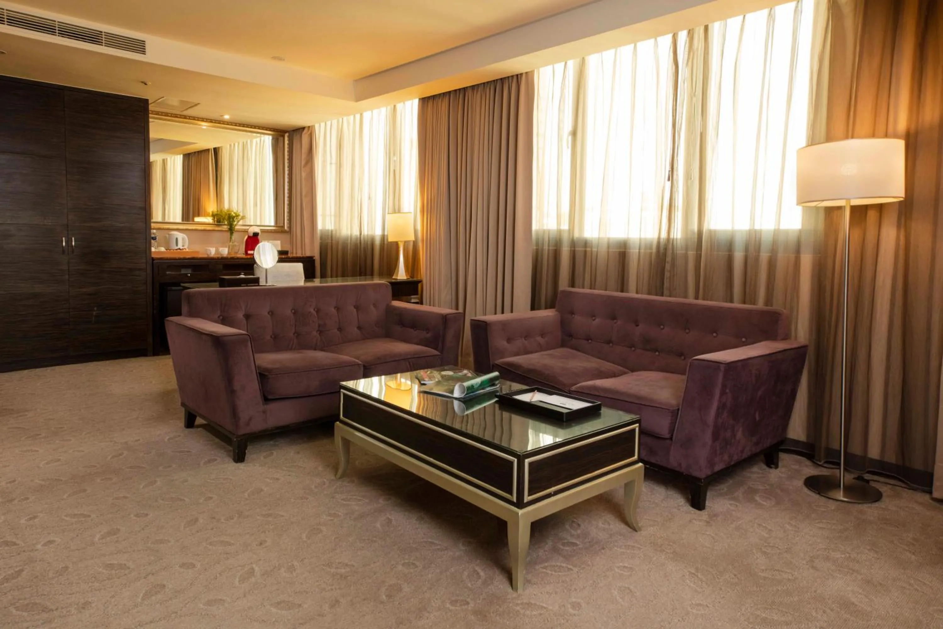 Living room in Arsma Hotel