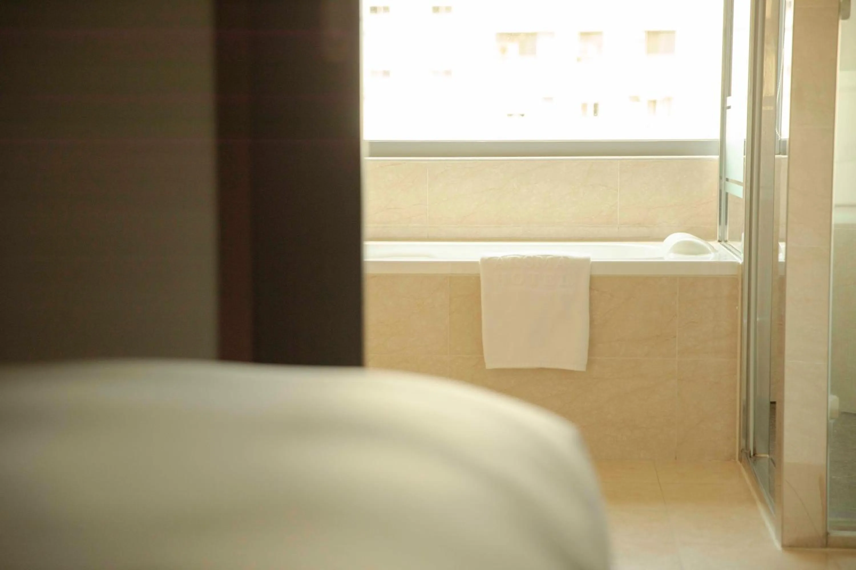 Bathroom, Bed in Arsma Hotel