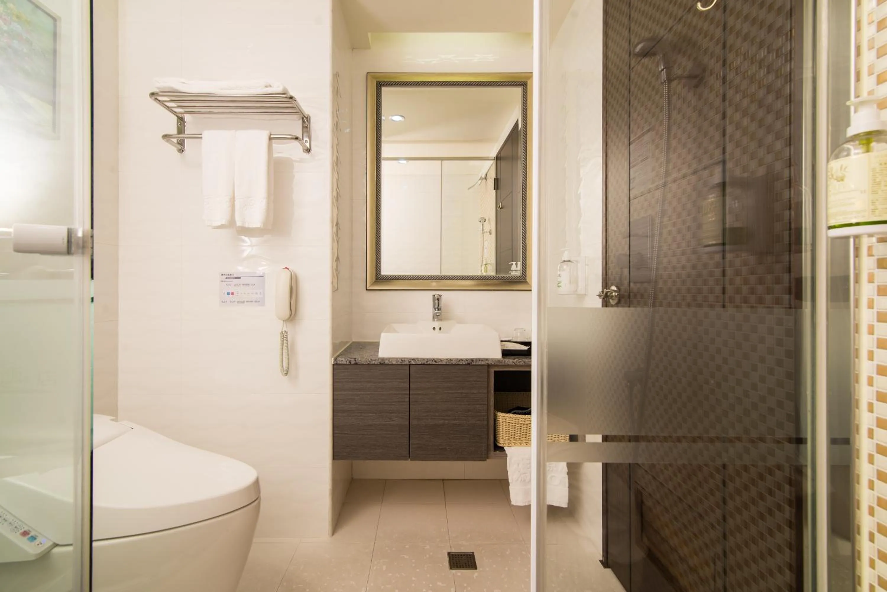 Shower in Arsma Hotel