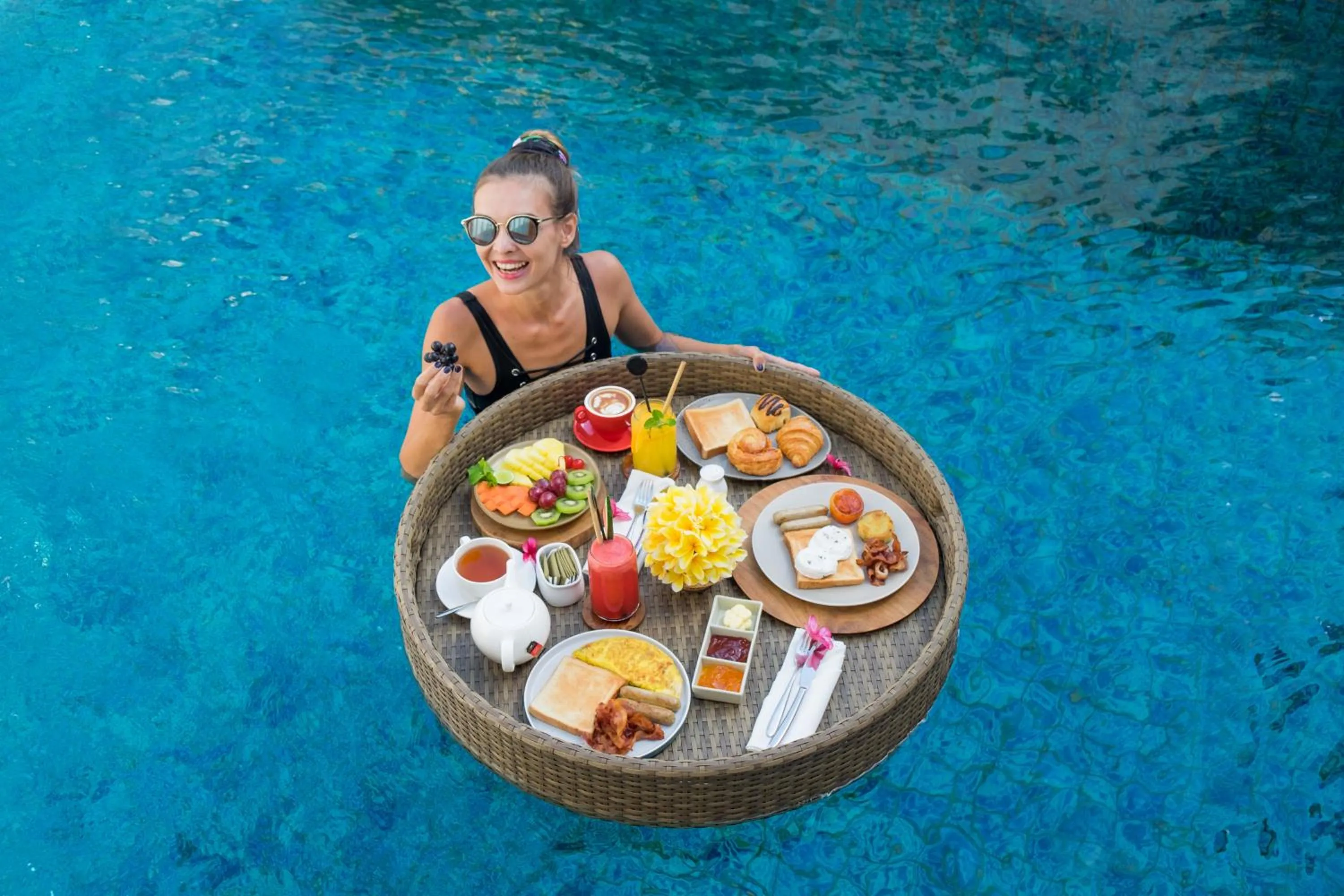 Food and drinks in Royal Suites at The Bandha